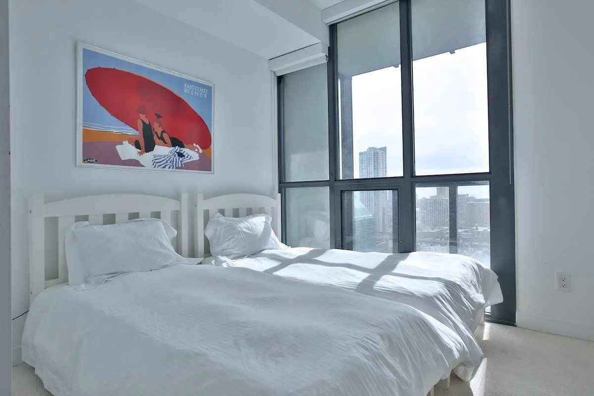 110-Charles-St-E-1903-condo-for-sale-22.jpg