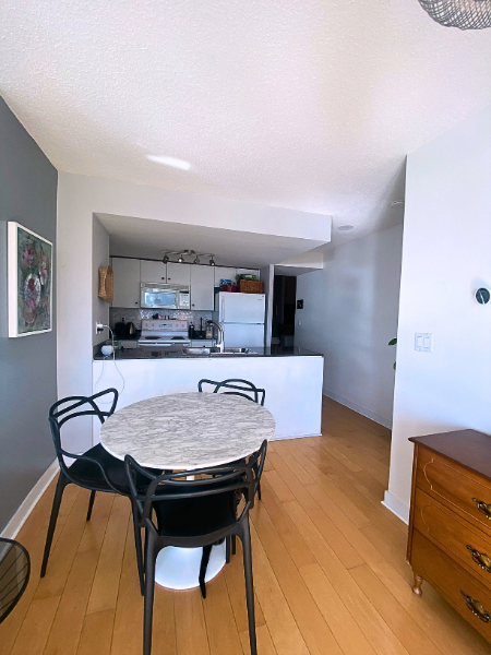 397-Front-St-W-condo-for-rent-7.png