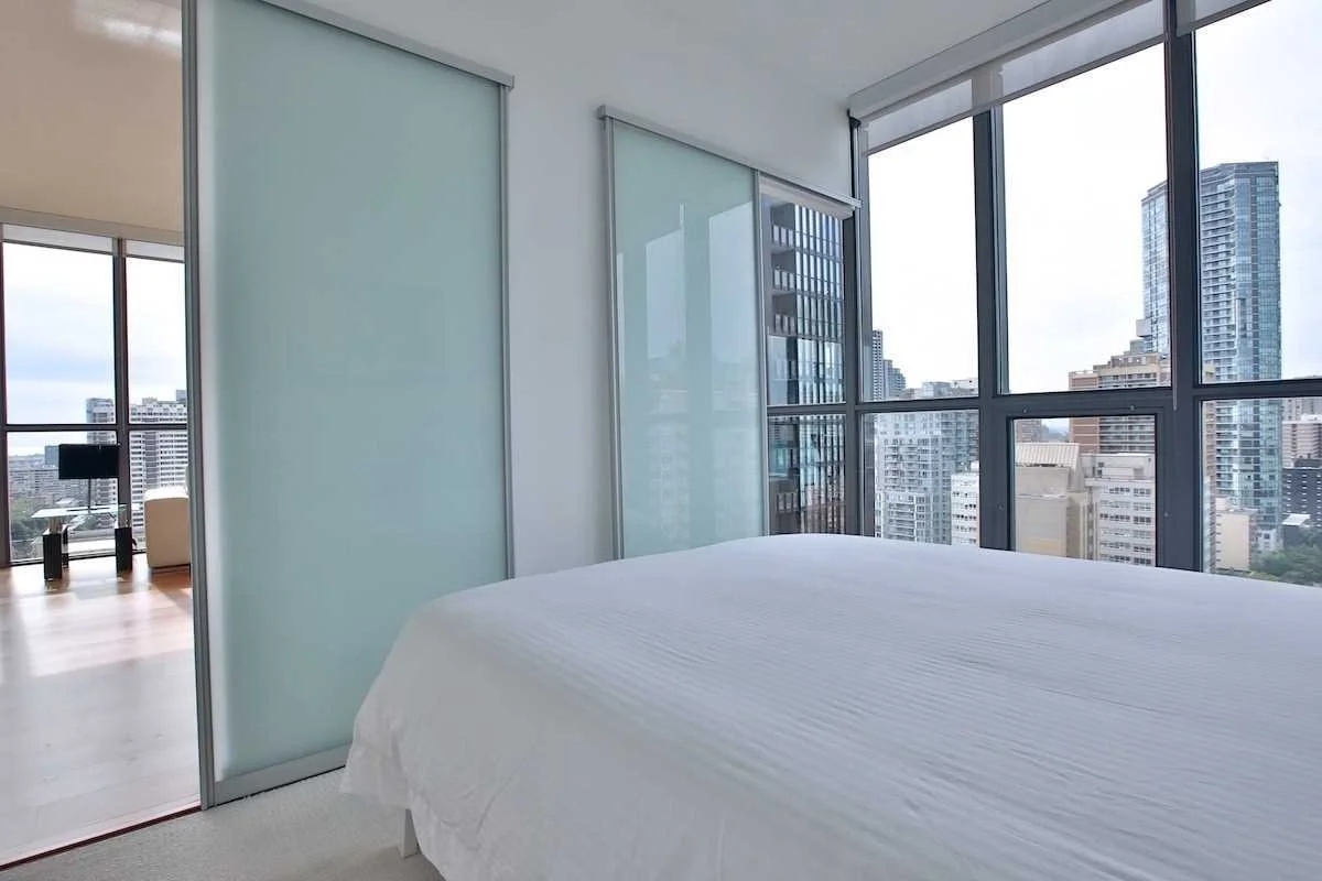 110-Charles-St-E-1903-condo-for-sale-15.jpg