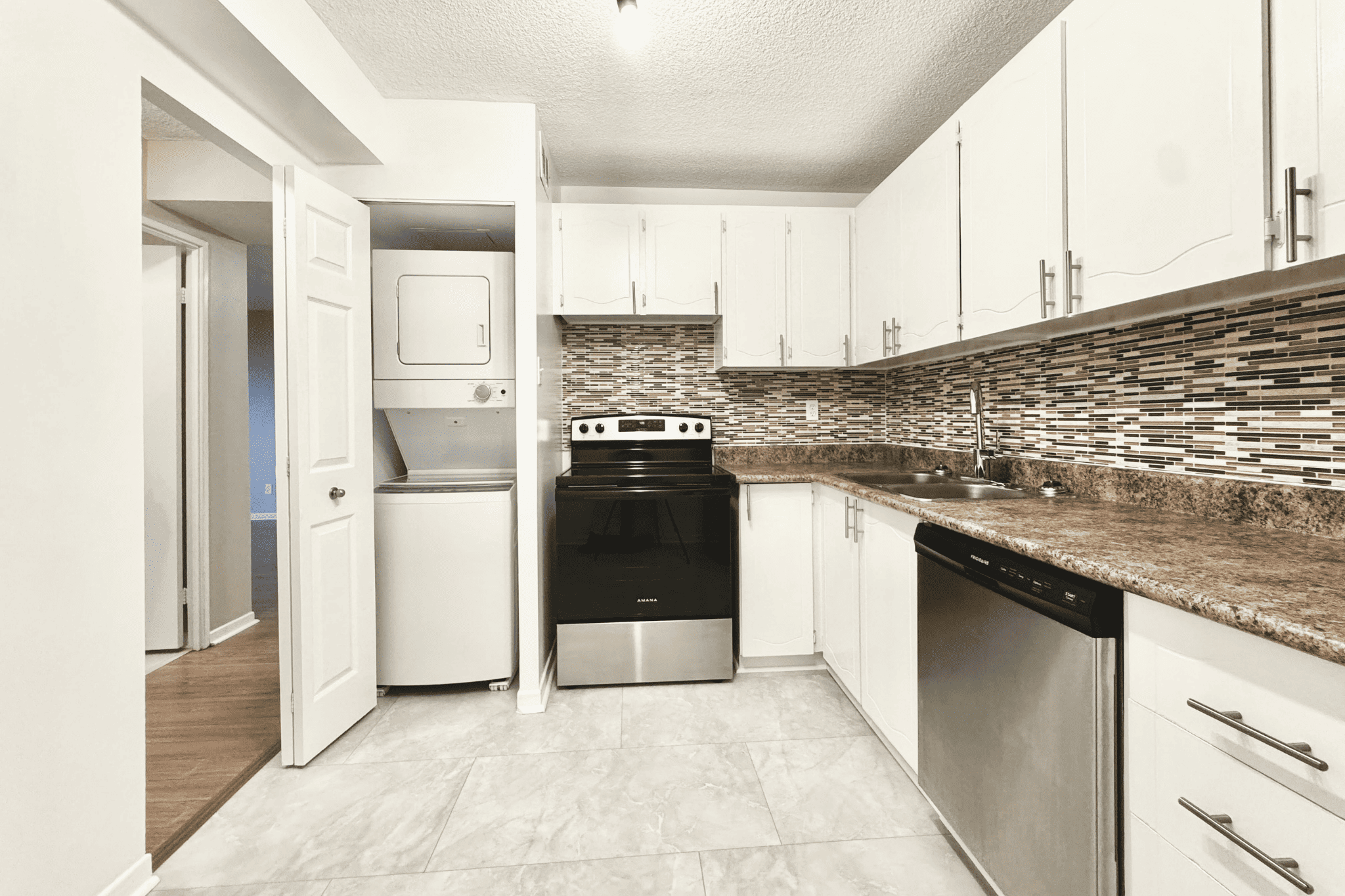 10-tangreen-crt-for-rent-north-york-condo-19.png