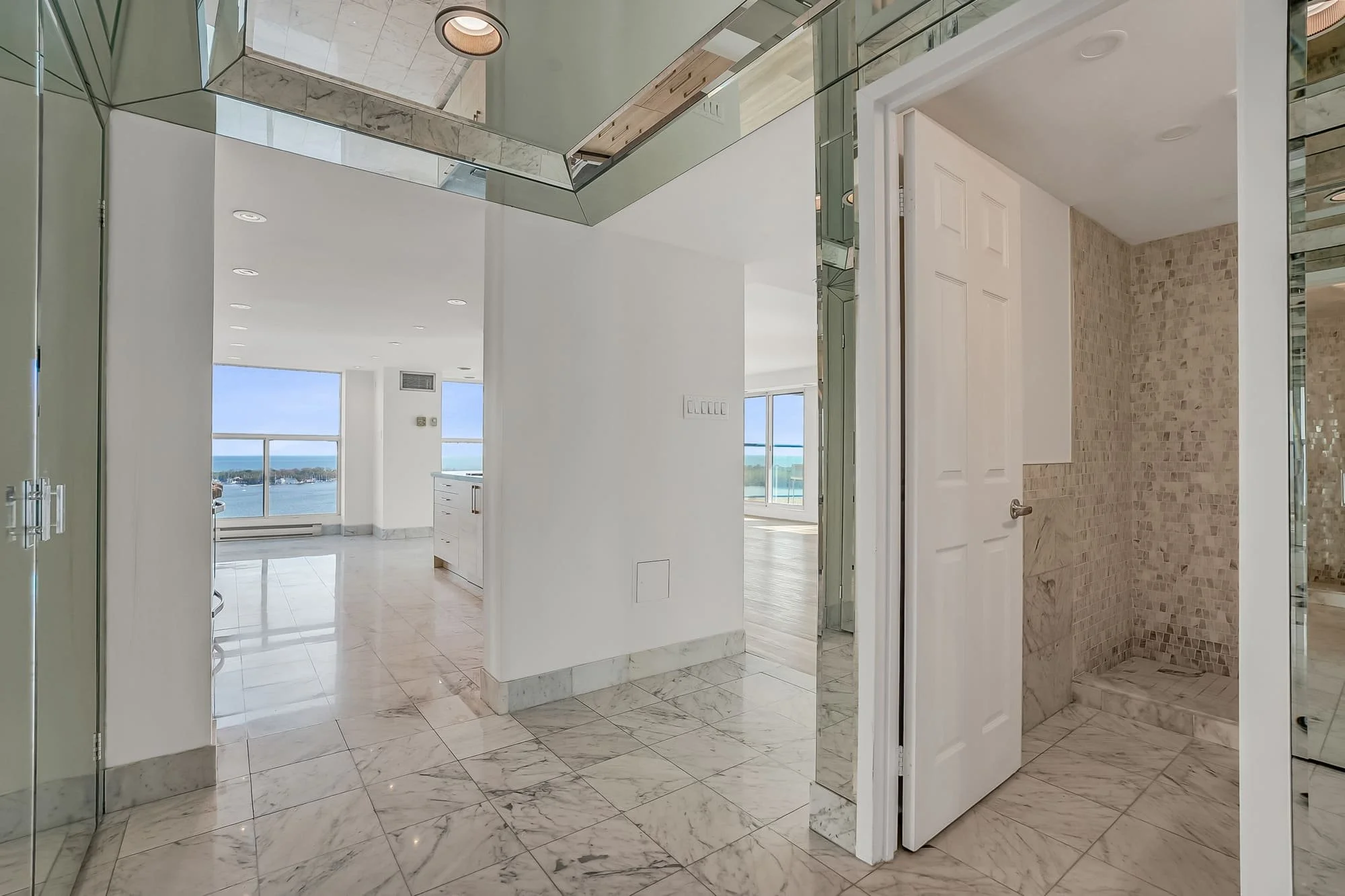 8_foyer-2.jpg