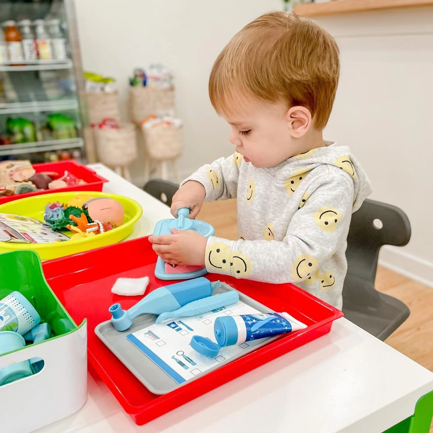 We love watching our little ones explore everything @stemville has to offer! 💚 Our next class is NEXT Sunday, May 15th! Come join us for some Play and Say fun! 🥳
&bull;
&bull;
&bull;
&bull;
#stemville #playandsay #playgroup #play #learnthroughplay 