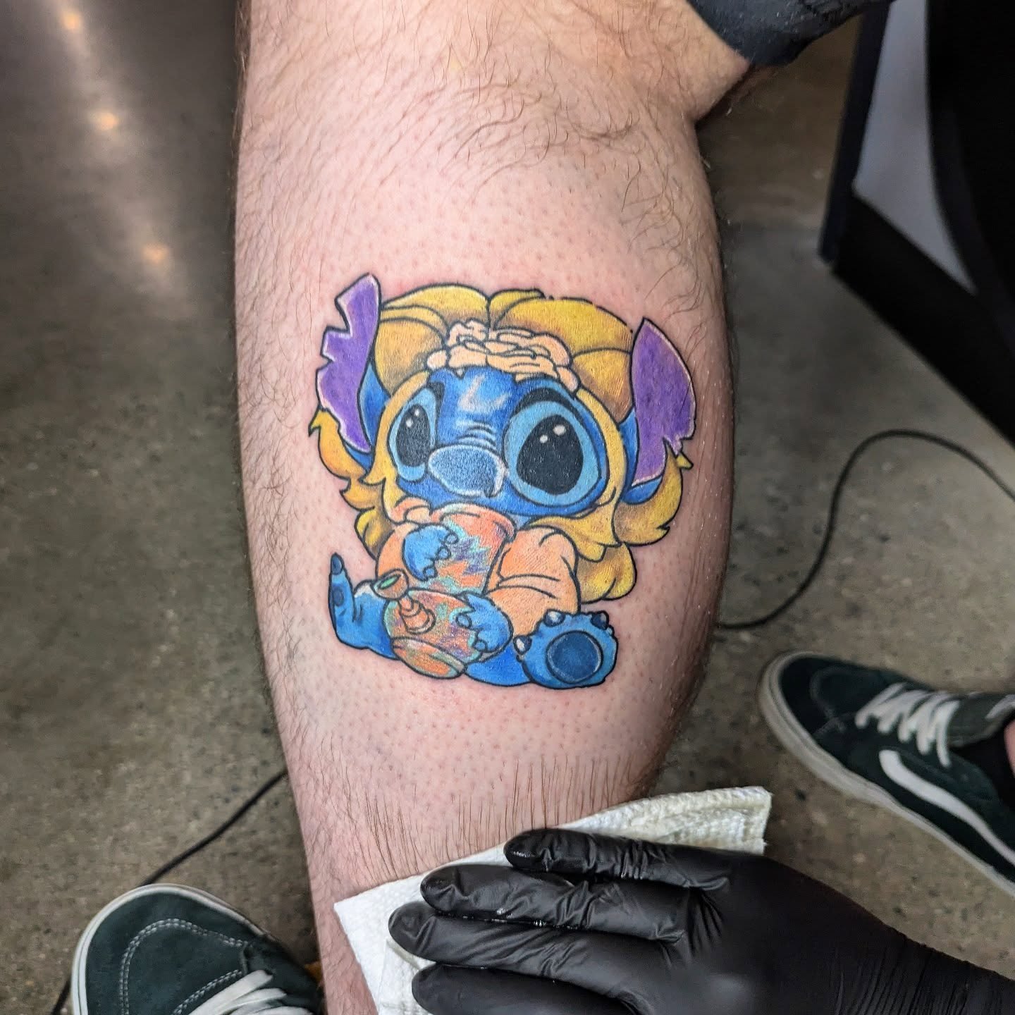 Thank you for the trust today Jacob!! First tattoo ever, and he went for FULL COLOR 🌈 ✨

I had to wake him up when the tattoo was done, absolute badass

#mitattoo #michigantattoo #stitch #liloandstitch