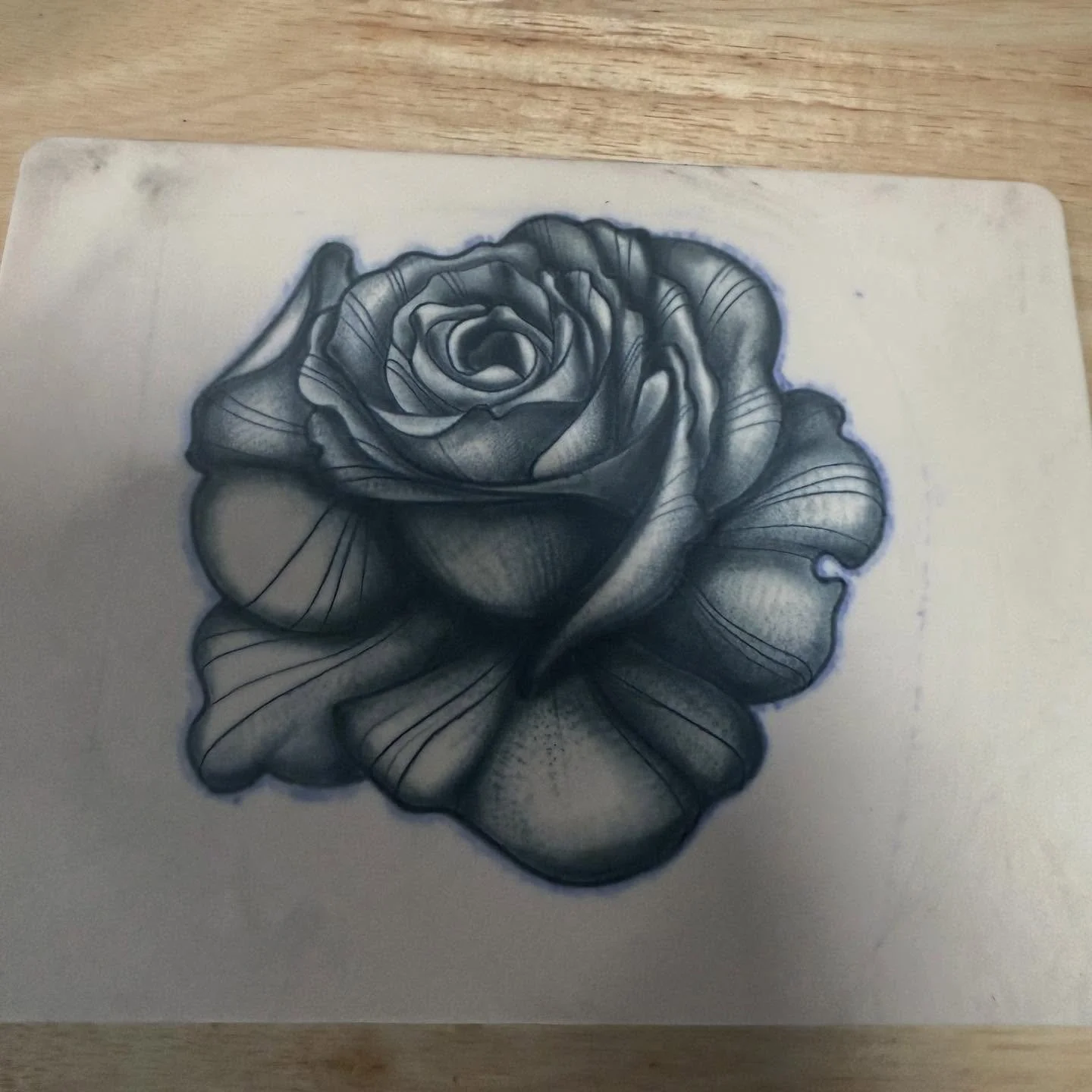First rose on fake skin, getting closer to real skin with every project! Looking forward for when that day comes. Super thankful for the learning experiences and creative environment at @hive.tattoo.studio 
.
.
.
.
.
.
.
#tattooshop #tattooapprentice