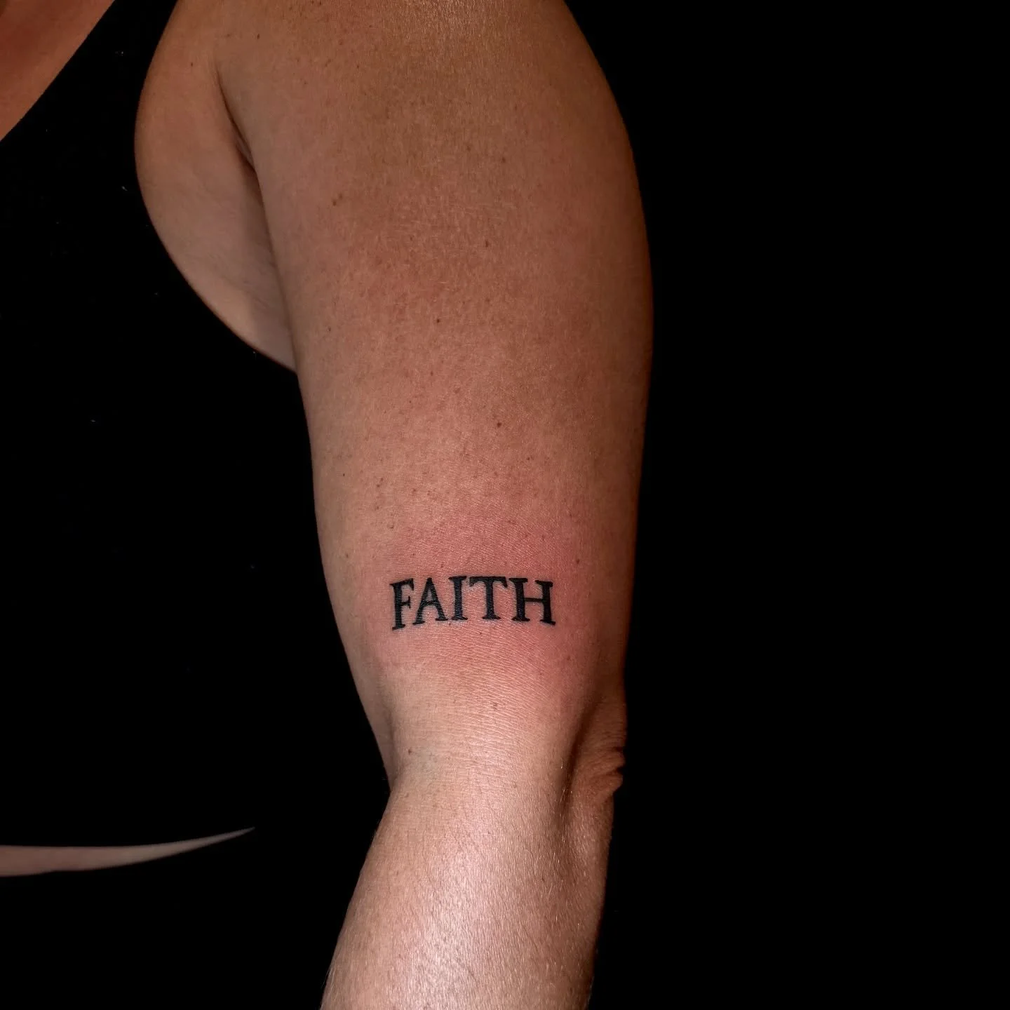 some script from yesterday π€
DM or fill the form in my bio to book π 
•
•
•
•
•
•
•
#tattoo #tattooartist #tattooart #scripttattoos #scripttattoo #michigantattooartists #michigantattooers #detroittattooartist