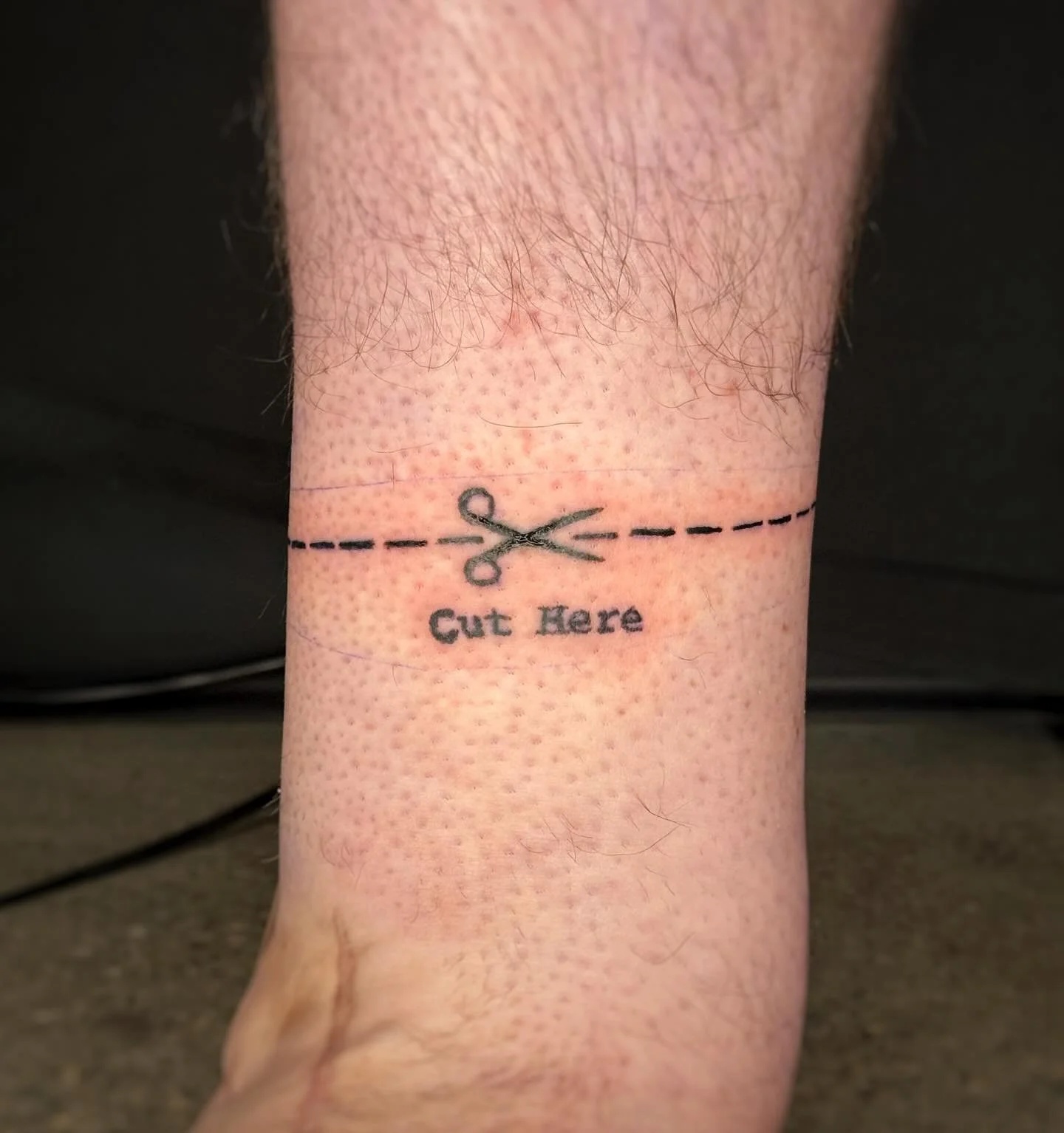 Glad to share one of the first few apprentice tattoos I&rsquo;ve gotten to do! Did a fun and macabre leg band for @garbagepepper! Someday we will pour some out for our dear friend clubby! ✂️&clubs;️ Been sick the past week but I have more tattoos to 