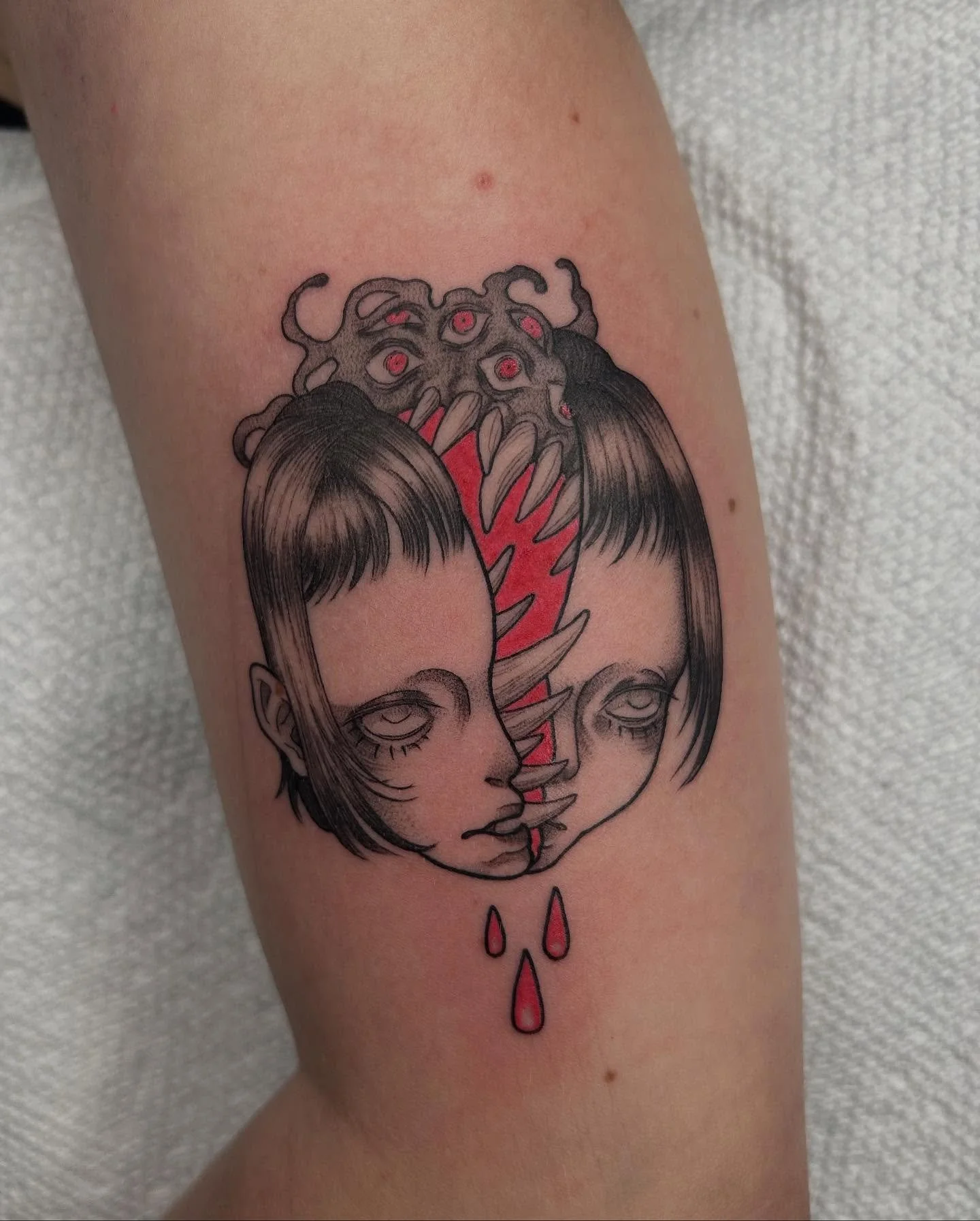 Guys I did 19 TATTOOS over the weekend Halloween flash sale!! And most of them were my own flash๐ญ I forgot to take a couple pics of the others but holy moly THANK YOU!!!! I’m absolutely exhausted but it was for sure worth it! 
#tattooartist #