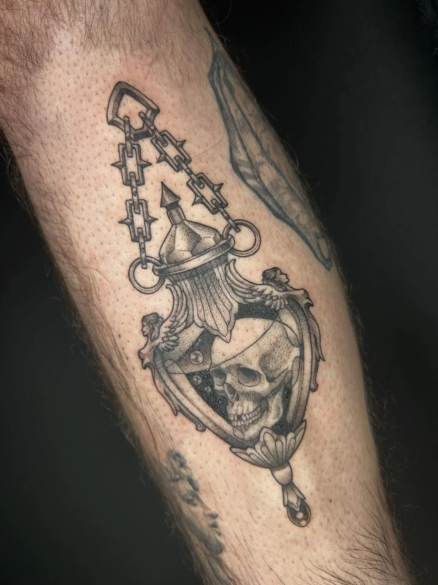 FLASHHHHHH love doing darker stuff like this😩❤️🙏🏻

#tattooartist #michigantattooartist #femaletattooartist #blackwork #blackworktattoo #stipple #stippletattoo #shading #dotwork #flash #flashtattoo #flashdesign #flashdesigntattoo #skulltattoo #chai