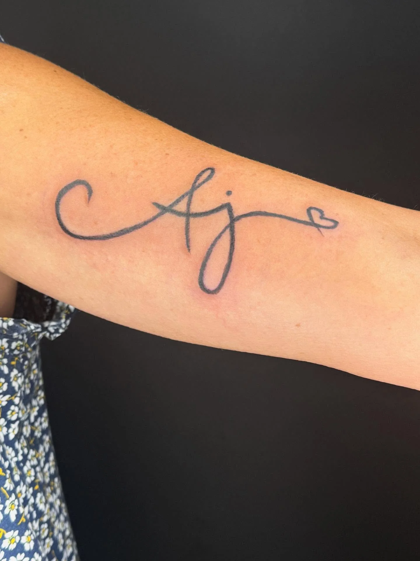 One of my first apprenticeship tattoos done with the loving and supportive @dncfaber! She was kind enough to offer some skin for apprentice practice, and even chose my own initials. 😭 Thank you mom, I couldn&rsquo;t be doing this without your suppor