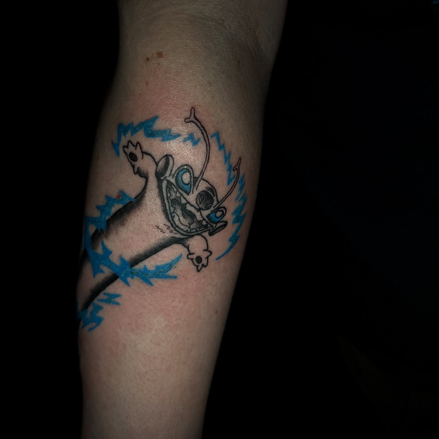 Sparky ⚡️ for the homie. Thank you! 

Fill the form in my bio to book 📖 
&bull;
&bull;
&bull;
&bull;
&bull;
#tattoo #tattooart #tattoodesigns #liloandstitch #liloandstichtattoo #michigantattooartist #michigantattooer #detroittattooartist