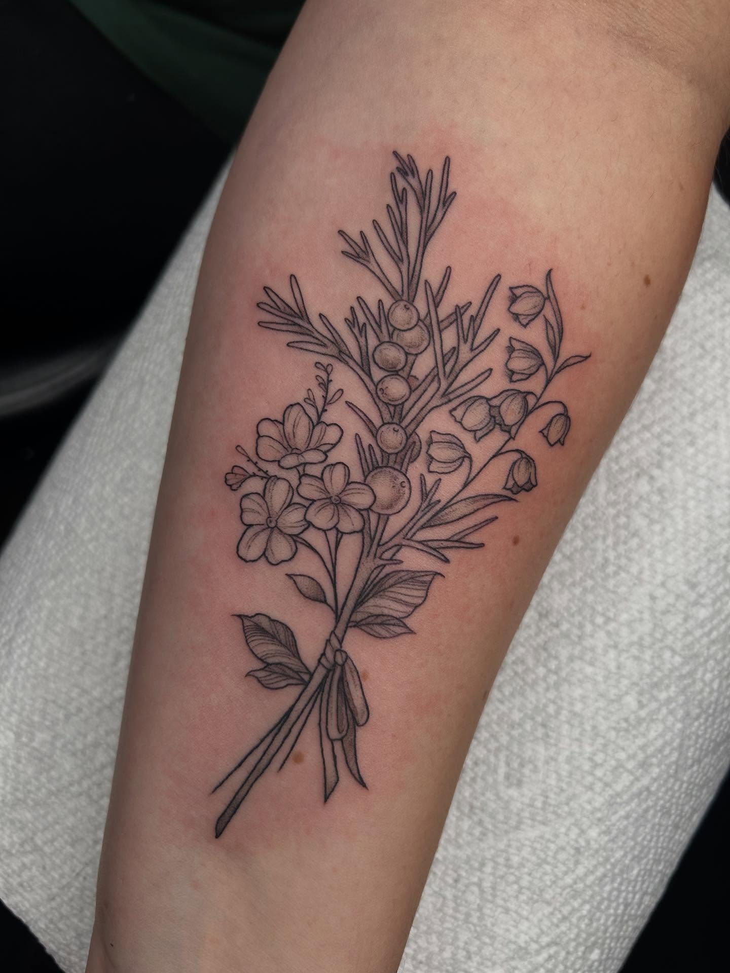 She&rsquo;s just a girl🥺🌸

#tattooartist #michigantattooartist #femaletattooartist #blackwork #blackworktattoo