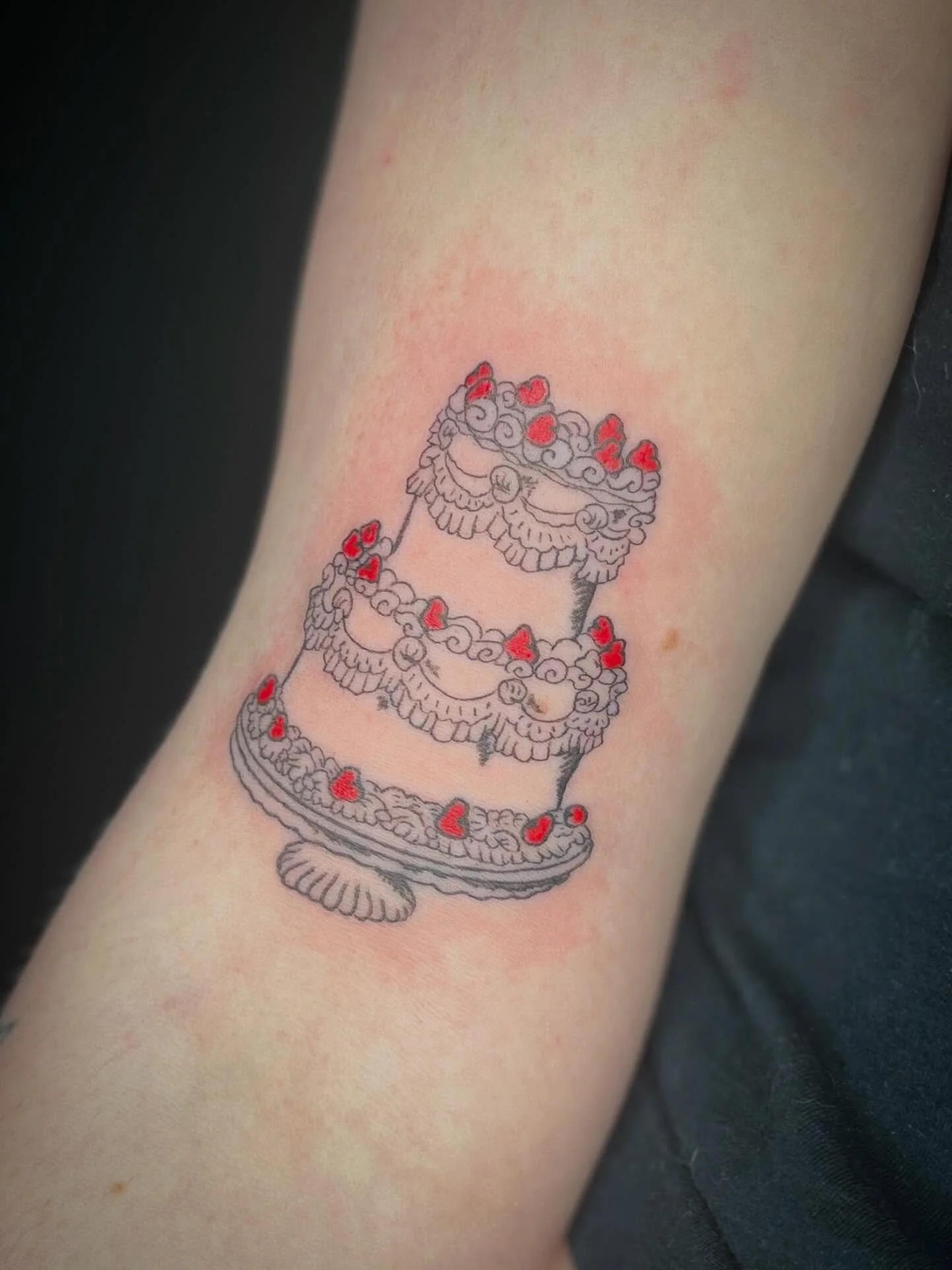 (imagine a really witty and charming caption)

#art #tattoos #surrealism #linework #ignorantstyletattoo