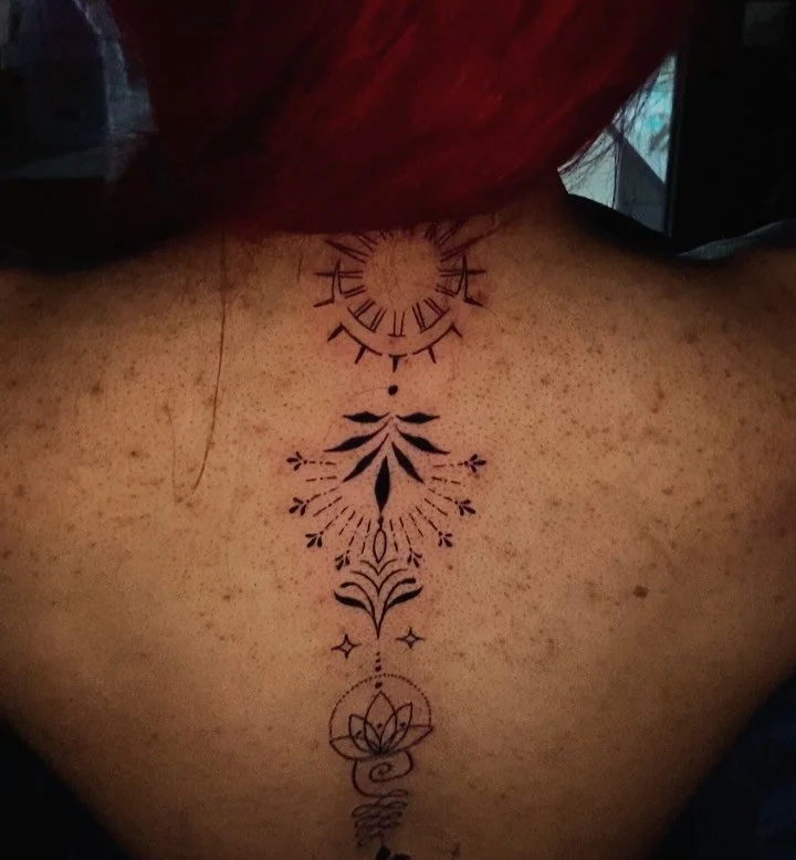 Beautiful piece for this beautiful soul; thanks Armani ✨ 
-
-
-
-
-
#SpineTattoo #Tattoo #FarmingtonHills #Michigan #femininas #Instagood #LocalArtist #MetroDetroit #Novi #RoyalOak #MichiganTattoos #ForYou