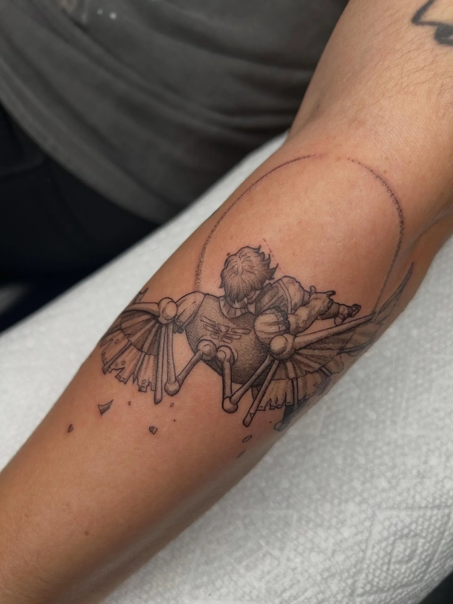 Icarus from Hades II!! This client had an amazing idea to have this version falling instead of the usual. 

#tattooartist #michigantattooartist #femaletattooartist #blackwork #blackworktattoo
