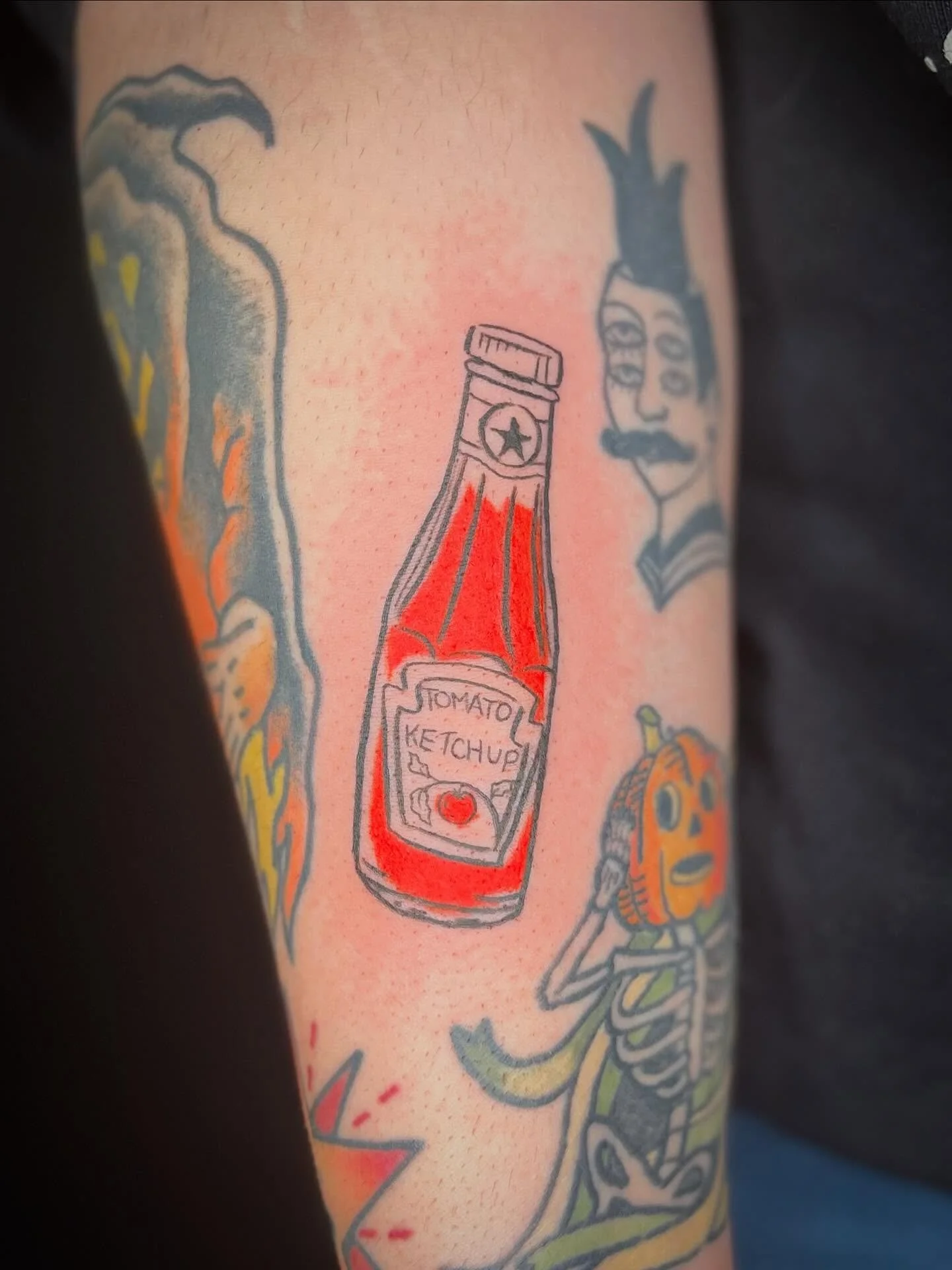 cat soup (flash piece yayy)

#tattoos #womentattooartist #ketchup #ignorantstyle #trippy