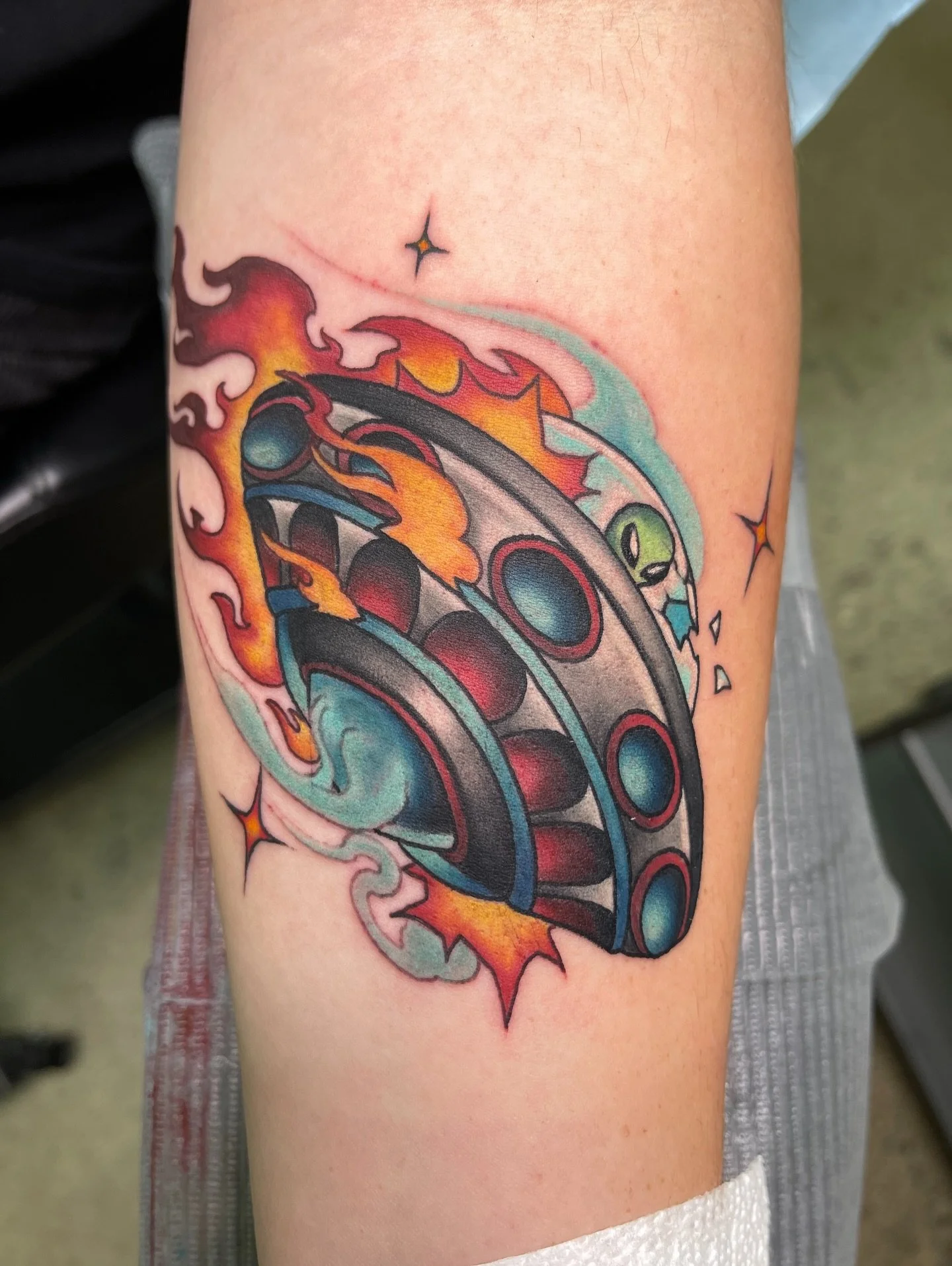 Pew pew 💥💥 thanks a bunch Johnathan 
@hive.tattoo.studio @claudiocamilucci