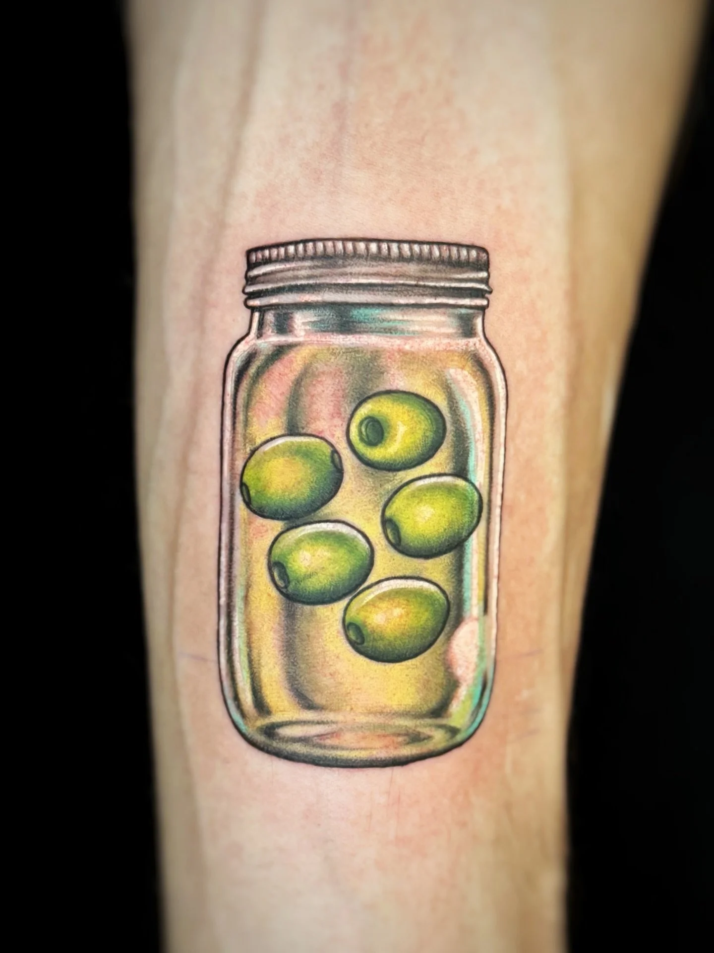 I got to do a little jar of olives for a new client this week and it was so much fun and super cute, the little olives represent members of his family. I enjoy the Neo realism tattoos, sometimes it&rsquo;s fun to start and finish a tattoo in 1 day!