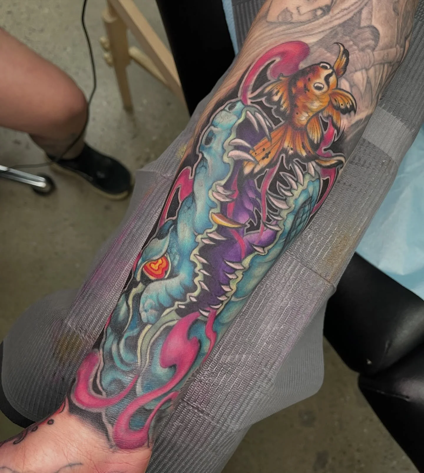 Blast over gator 💥🐊 thanks a bunch @tattoos_by_kobee true gentleman and rad tattooer smash the follow button 😉 
@hive.tattoo.studio @claudiocamilucci 

#flintmichigan #flinttattooartist #michigantattooers #michigantattooartist #hivetattooflint