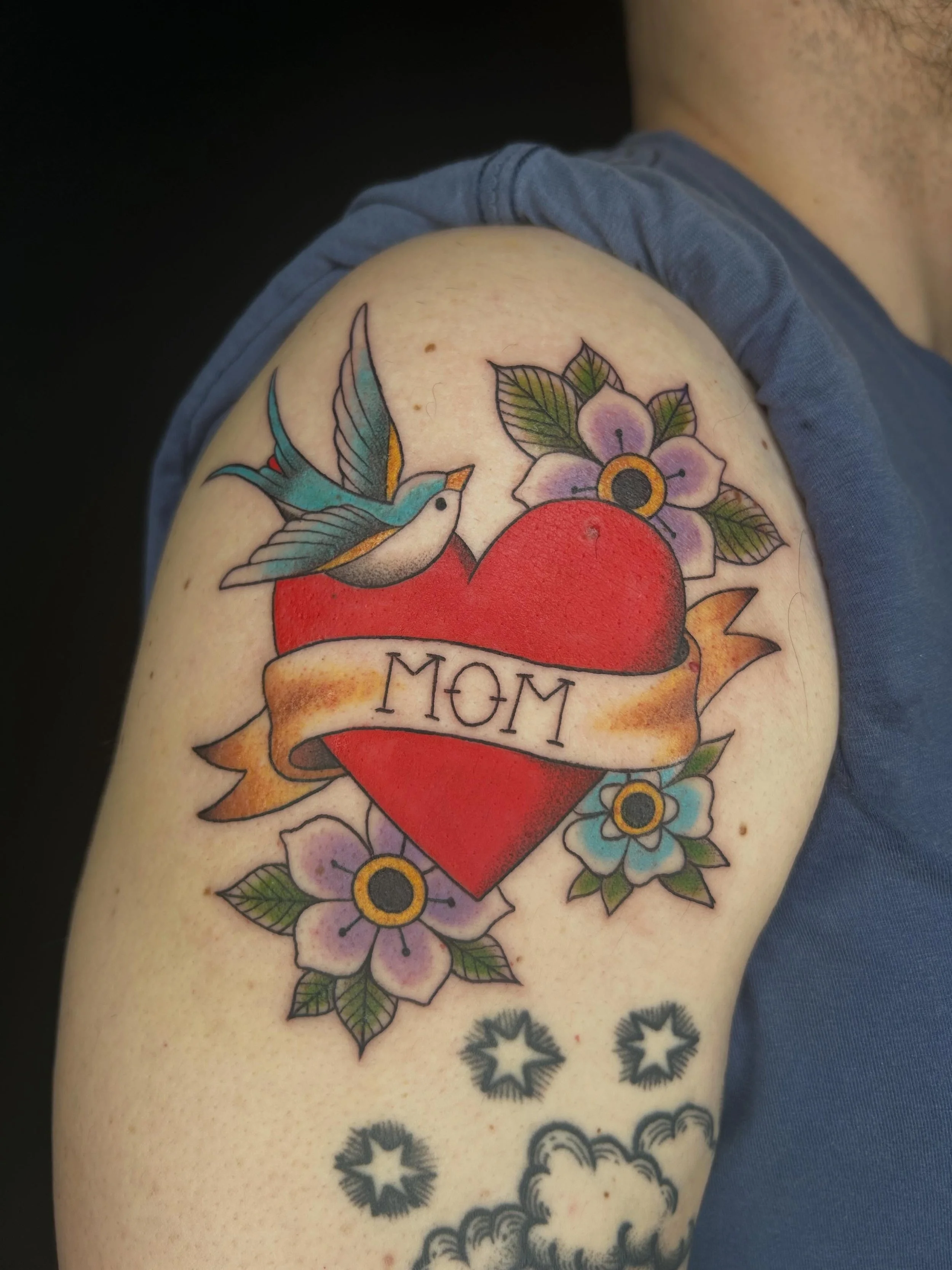 Always wanted to do a &ldquo;Mom&rdquo; tattoo🤣 always use to draw it on myself when I was younger 

#tattooartist #michigantattooartist #femaletattooartist #blackwork #blackworktattoo