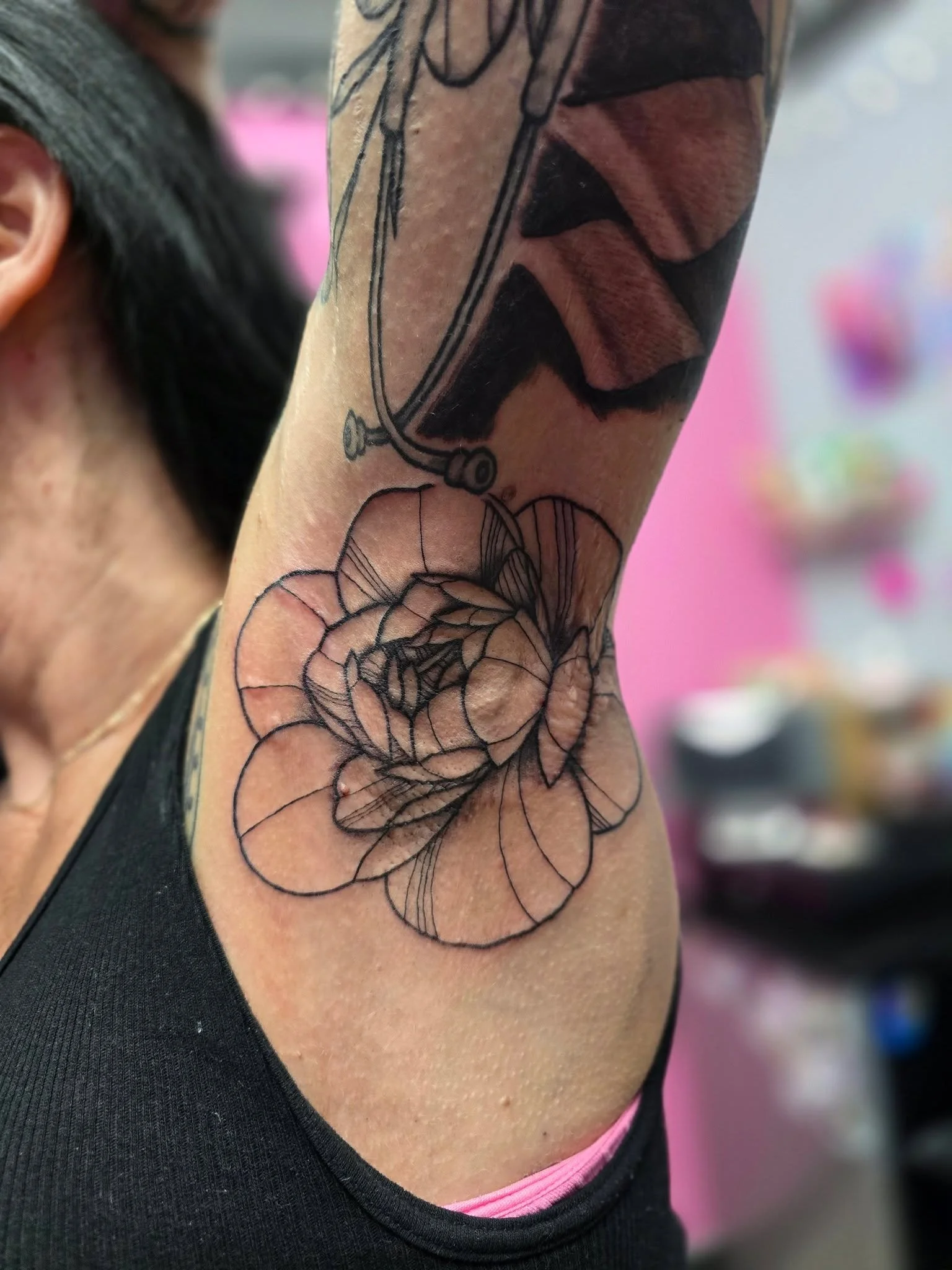 First armpit tattoo!!. She sat like a boss

Hit me up for an appointment.  Let's get somethin scheduled!!
