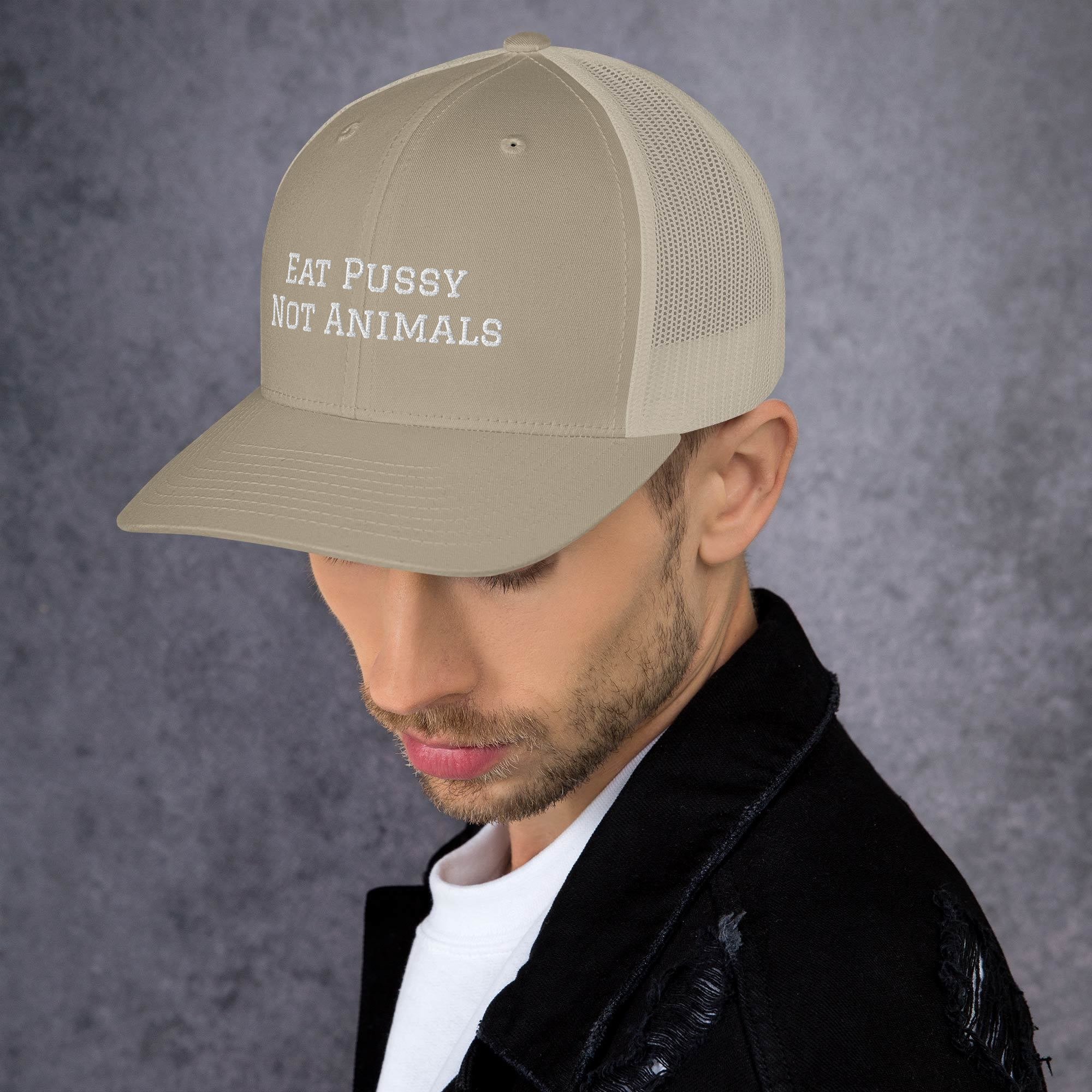 retro-trucker-hat-khaki-left-63ed1604bcb58.jpg