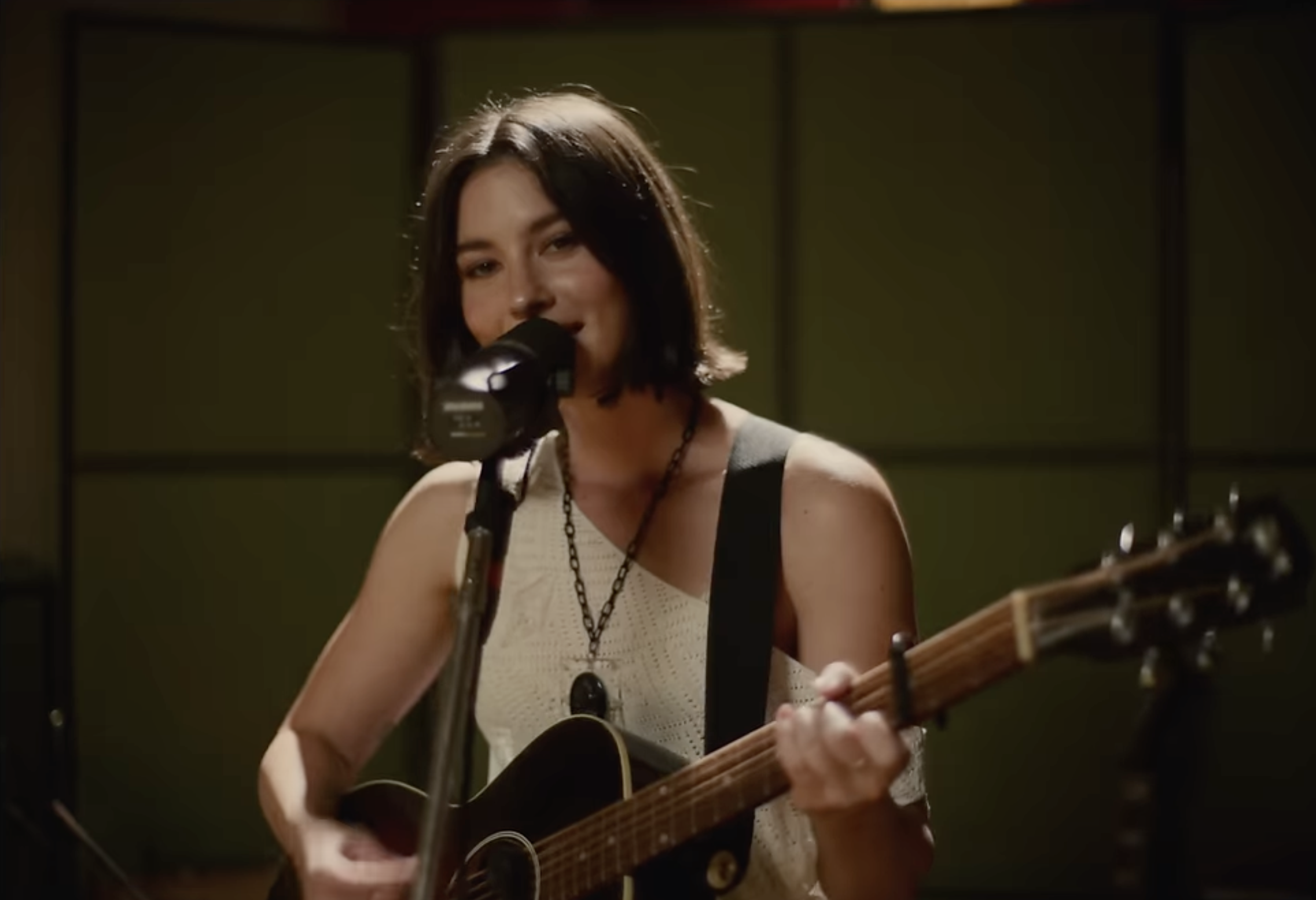 VEVO | GRACIE ABRAMS (LIVE) | CONTRAST FILMS