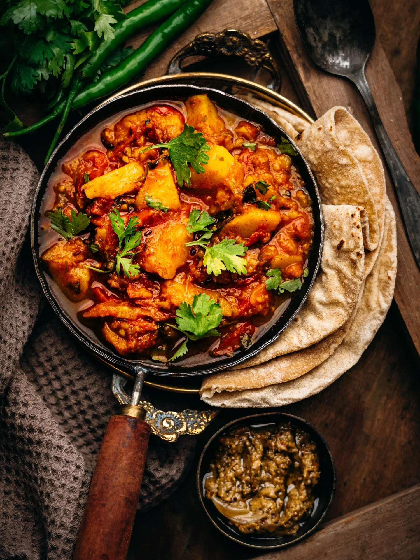 Winters that call for a warm comforting meal&hellip; my home is joyful on any day that this meal is served. Aloo Tamatar or Potatoes in Tomato gravy&hellip;

A katori of this beautiful red gravy along with warm rotis and a dash of tamarind chutney is