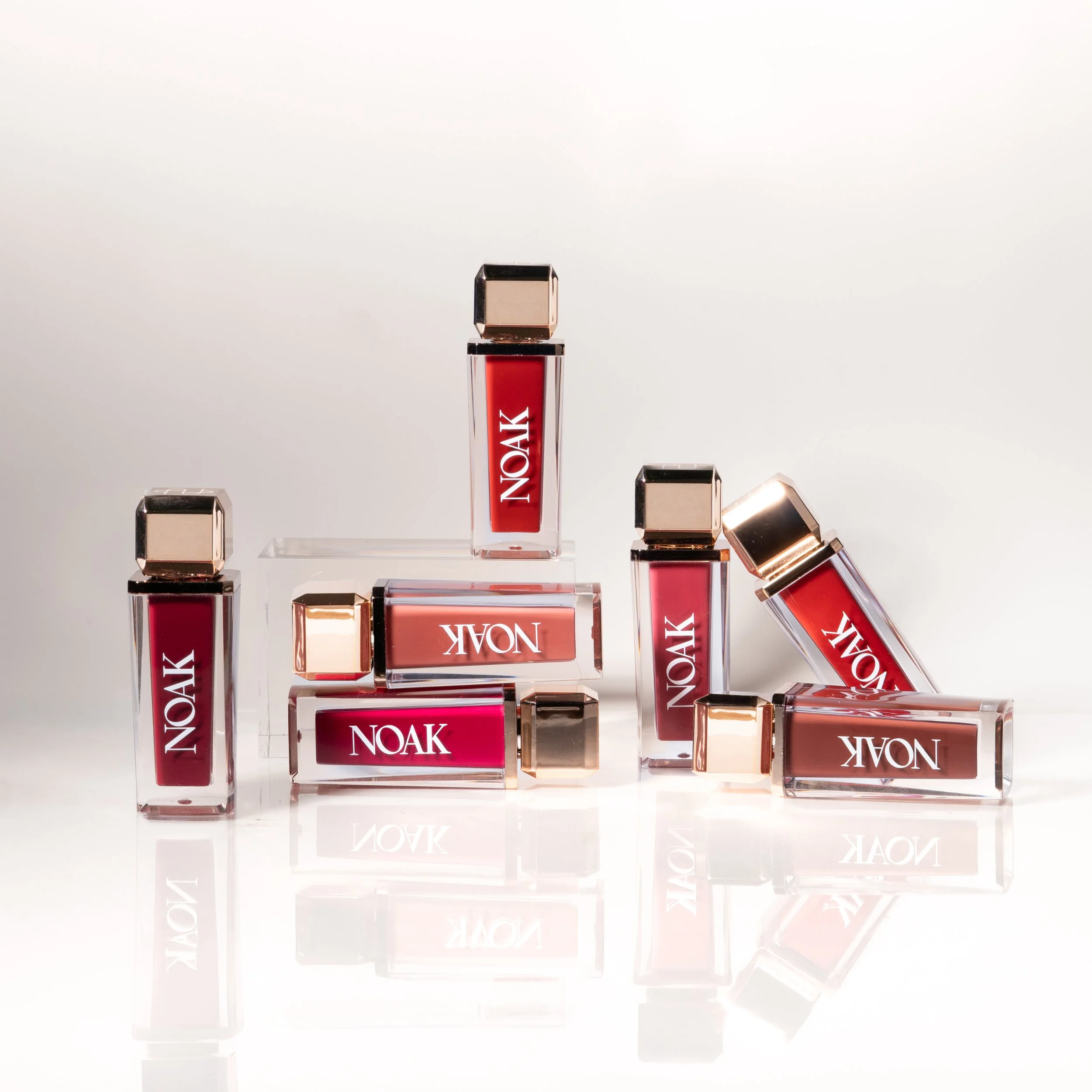 ALTMF-NOAK-LIPSTICK-SQ01.jpg