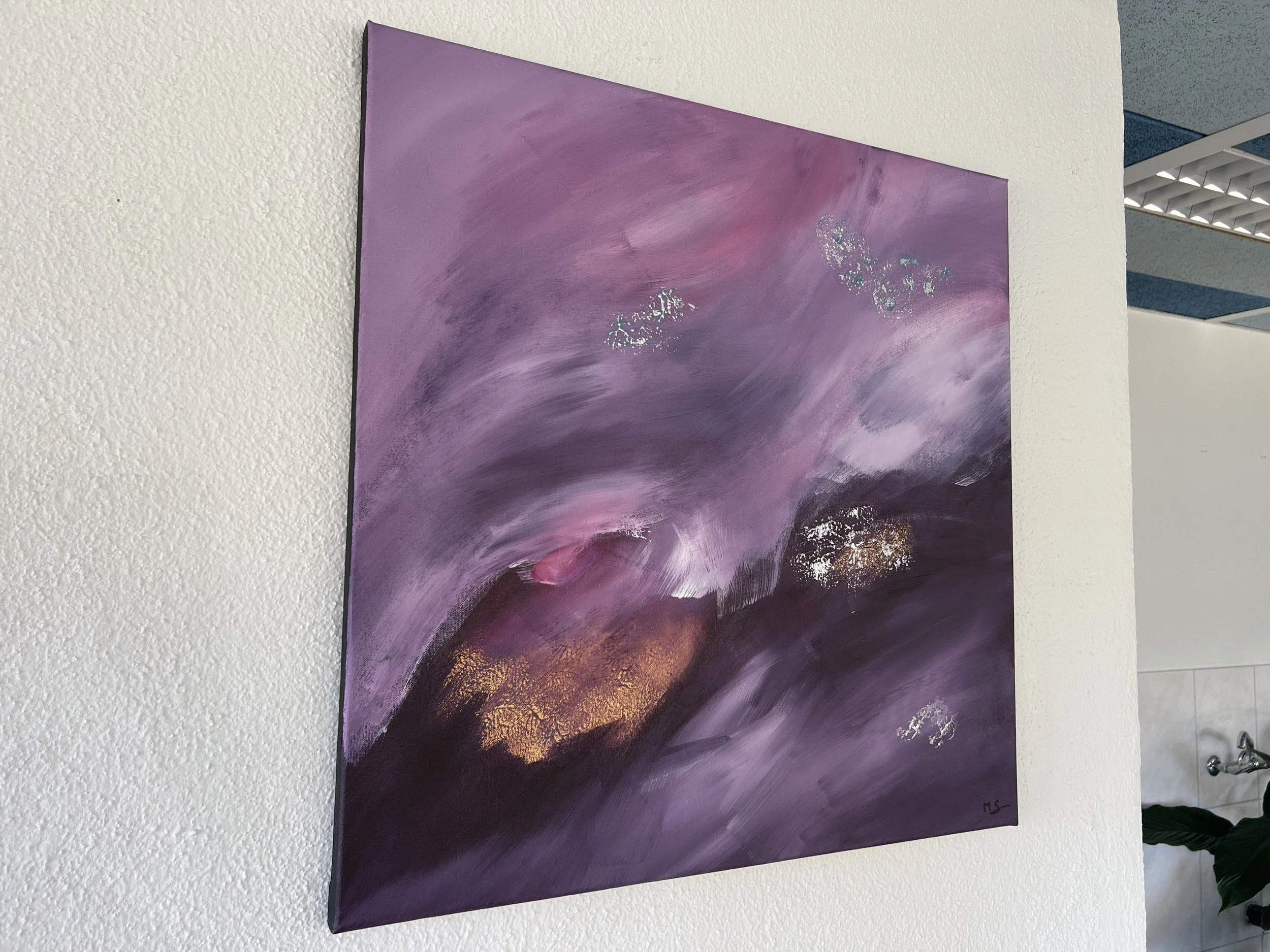 Discoveries_abstrakt Acrylbild violett gold Zürich_IMG_5686.jpeg