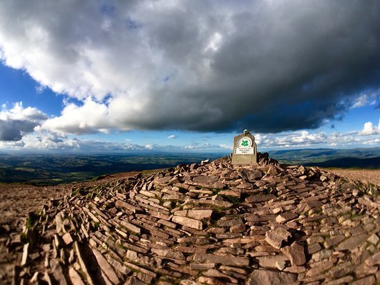 pen-y-fan-summit.jpeg