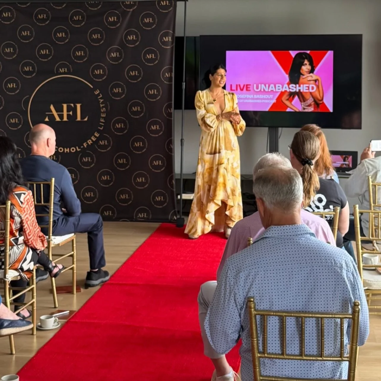 Hitting a home run at AFL Colombia 🇨🇴✨

What a pleasure to be inviting to share my message thanks @jamesswanwick  for having me what a pleasure!! 🪩💋🔥💘

There is nothing more electric than standing on a red carpet and telling the truth about ple