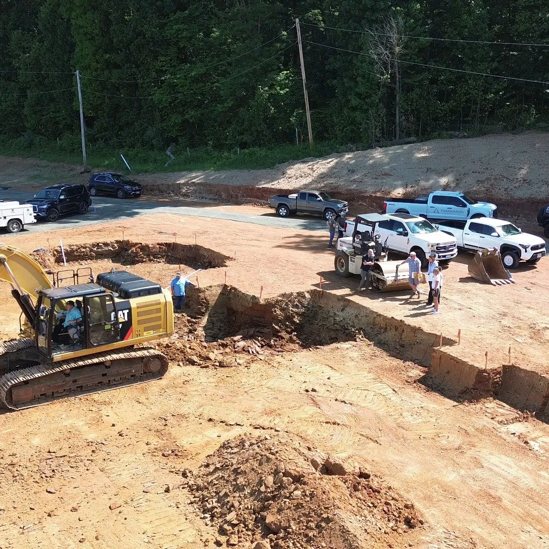 Some exciting stuff happening! DIRT DAY is my favorite, tied only with DEMO DAY!
.
.
.#excavation #construction #architecture #oversight #custombuild #residential #newhome #middleburg #droneshot

@tamarackproperties 
@wellhouseandco