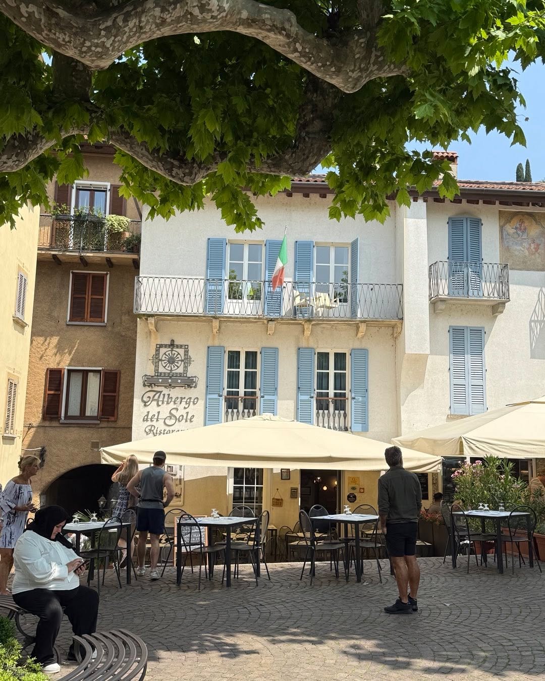 I love my husband, but I want to stay here in Varenna. Do I fly home with my daughter on Saturday, or do we fly hubby and grandson HERE for a visit? Wishful dreaming&hellip;