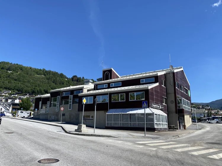 Administrasjonsbygget i Dalavegen 1 i Sogndal