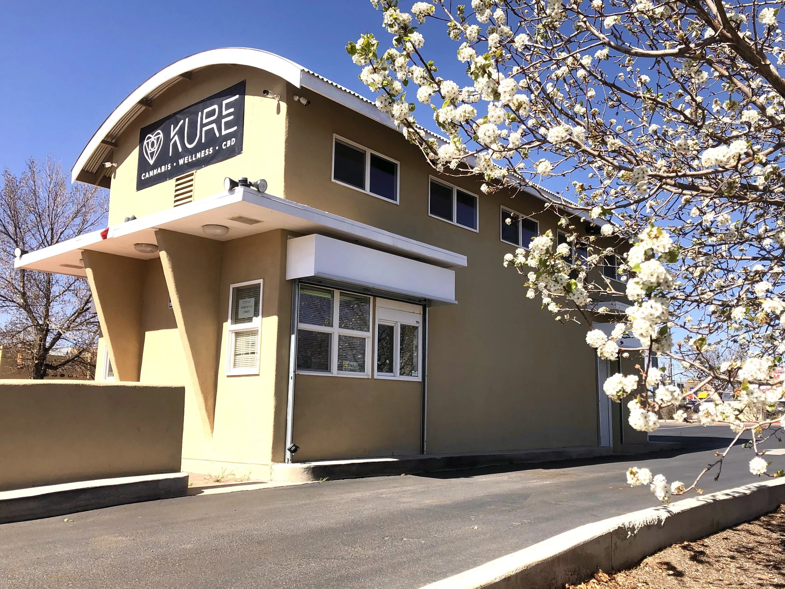 Drive-thru_Dispensary_Cerrillos.jpg