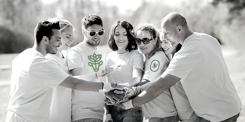 Volunteers at Tennessee Cow Rescue