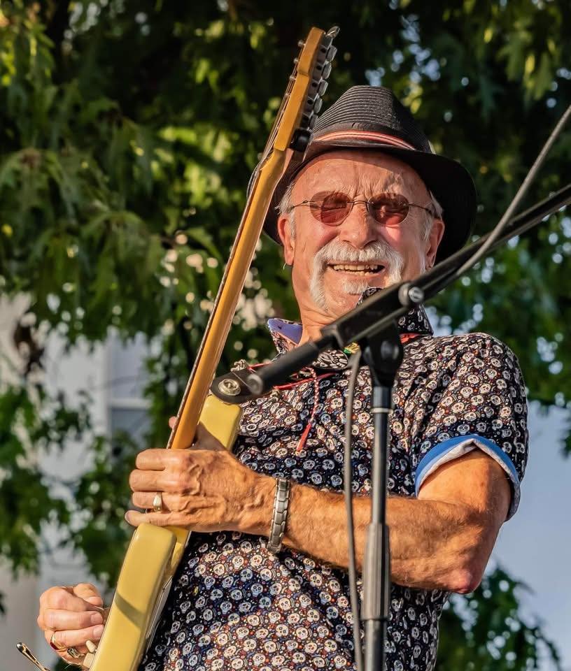 Live Music: Stratcat Willie and The Strays