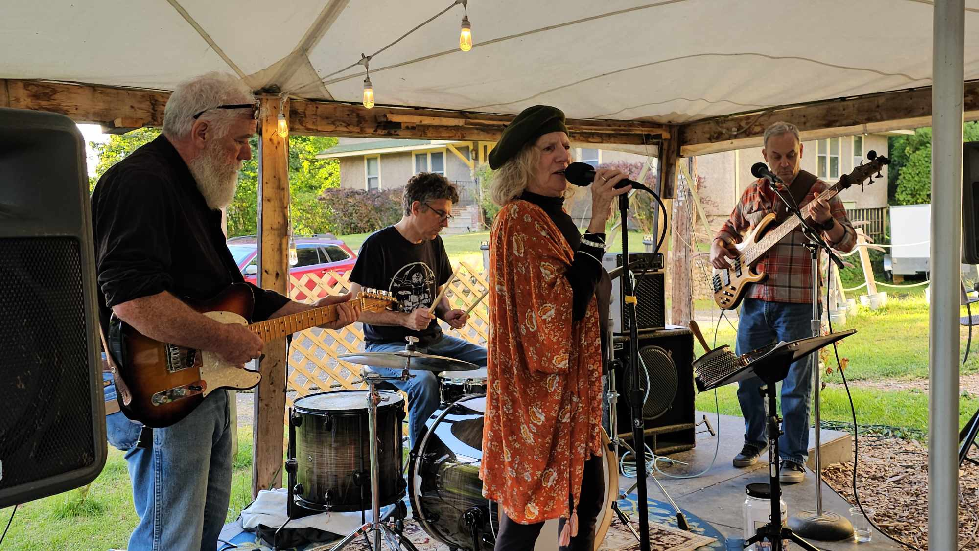 Live Music: Off The Rails
