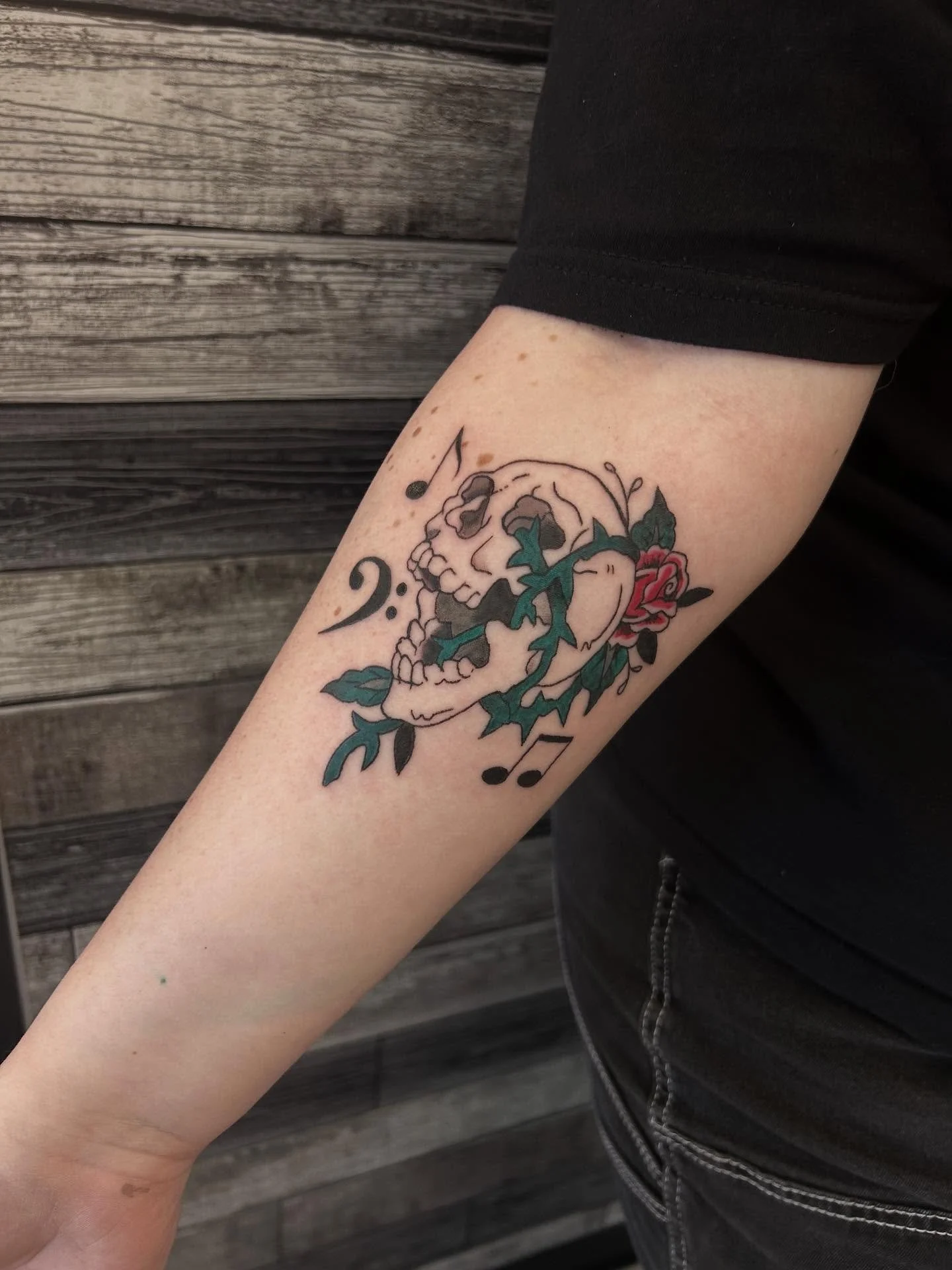 fun skull tattoo for a cool client!! &gt;:-)