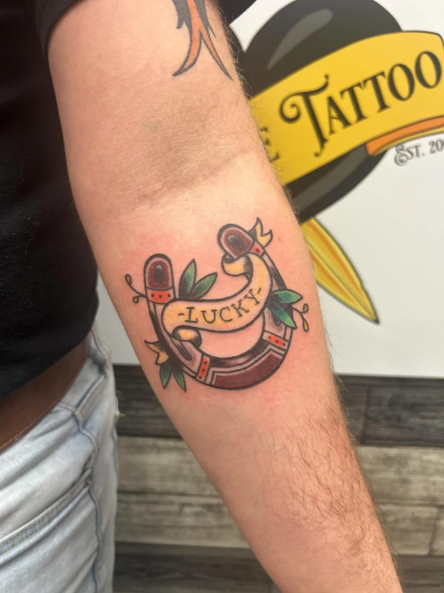 Fun horseshoe for my partner!! &hearts; love doing stuff like this always :&bull;) #tradtattoos #mitattoo #queertattooartist