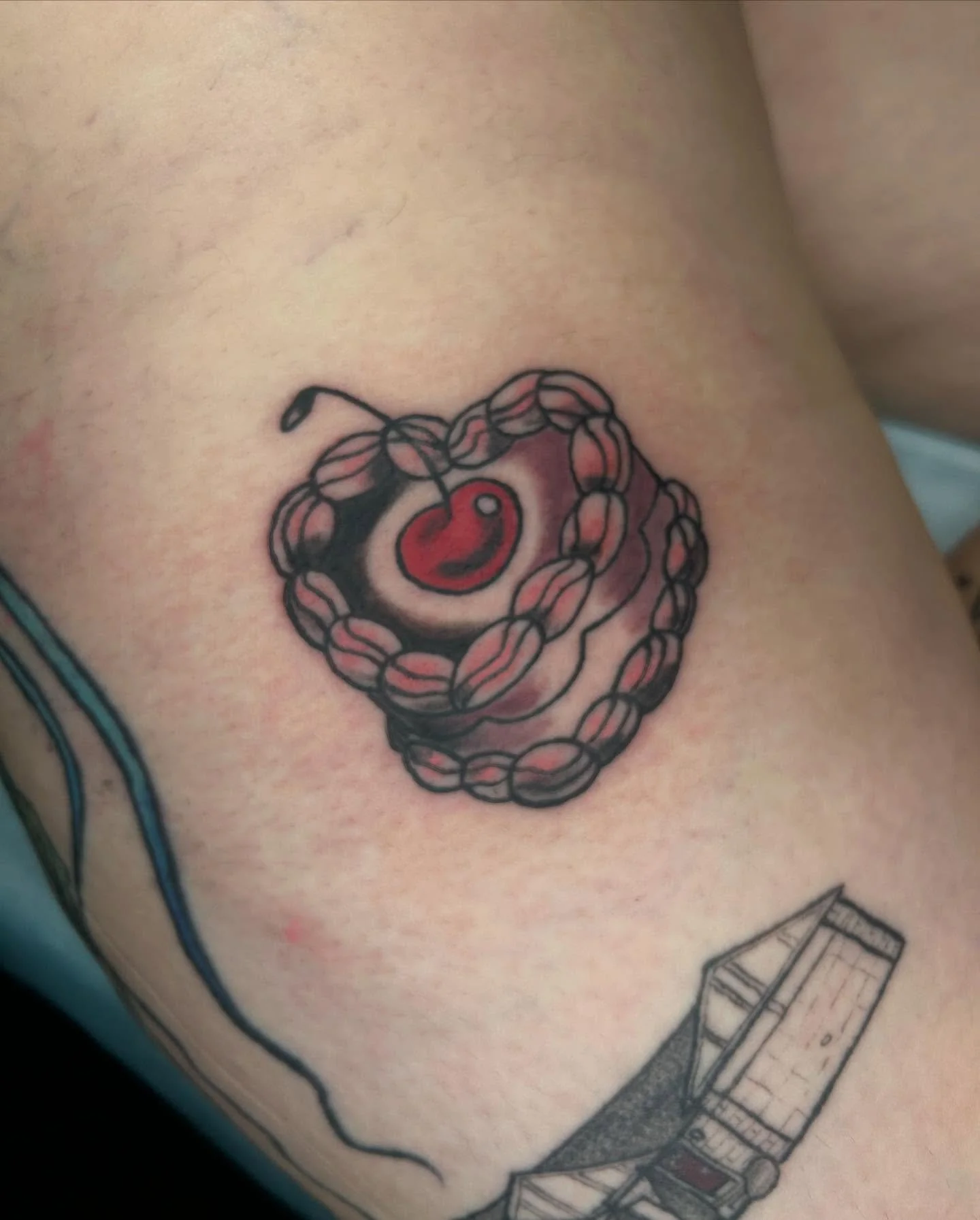 Little cutie cake from my mini flash book, thanks again!!