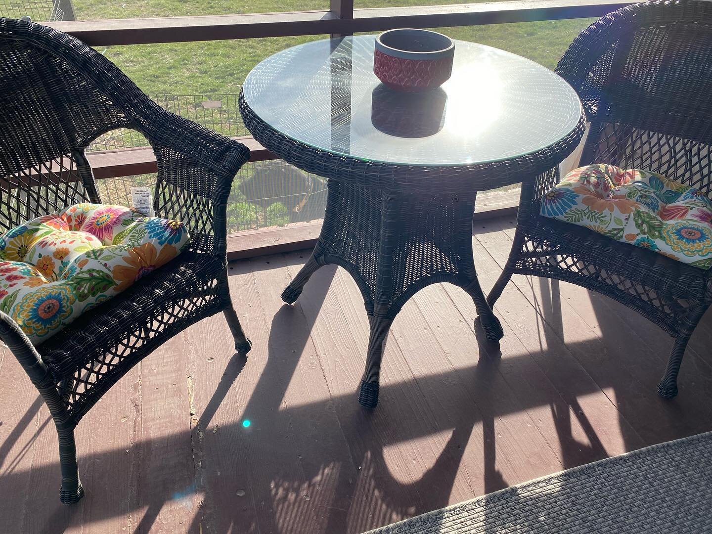 Hauled out my some of my spring/summer decor. Goodbye winter. #readyforspring #springtime #springintheozarks #comeonsomebody #comeonspringtime