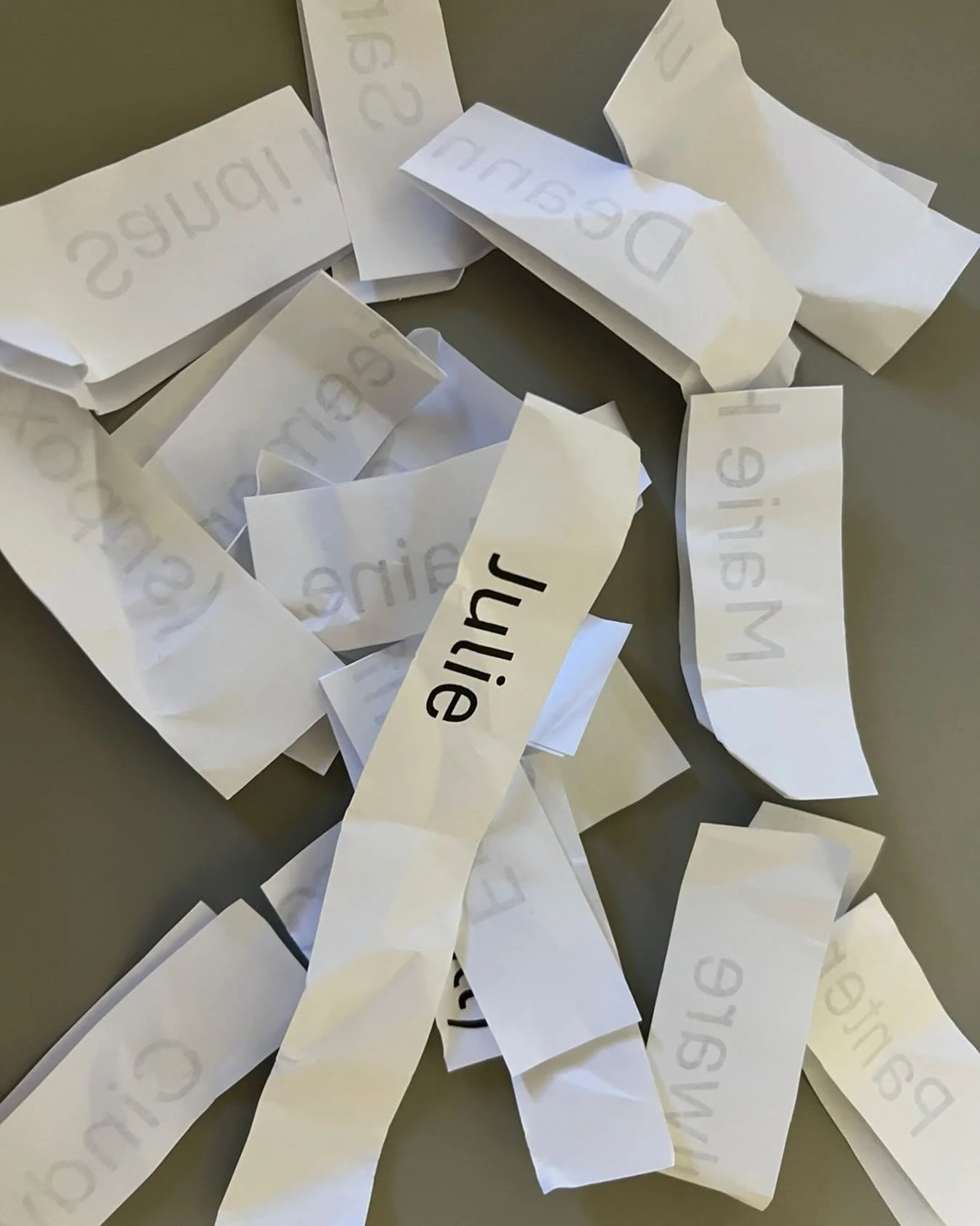 We have a WINNER. Julie Woods will receive a copy of Uncomplicate It by Hosanna Wong. Congratulations!!