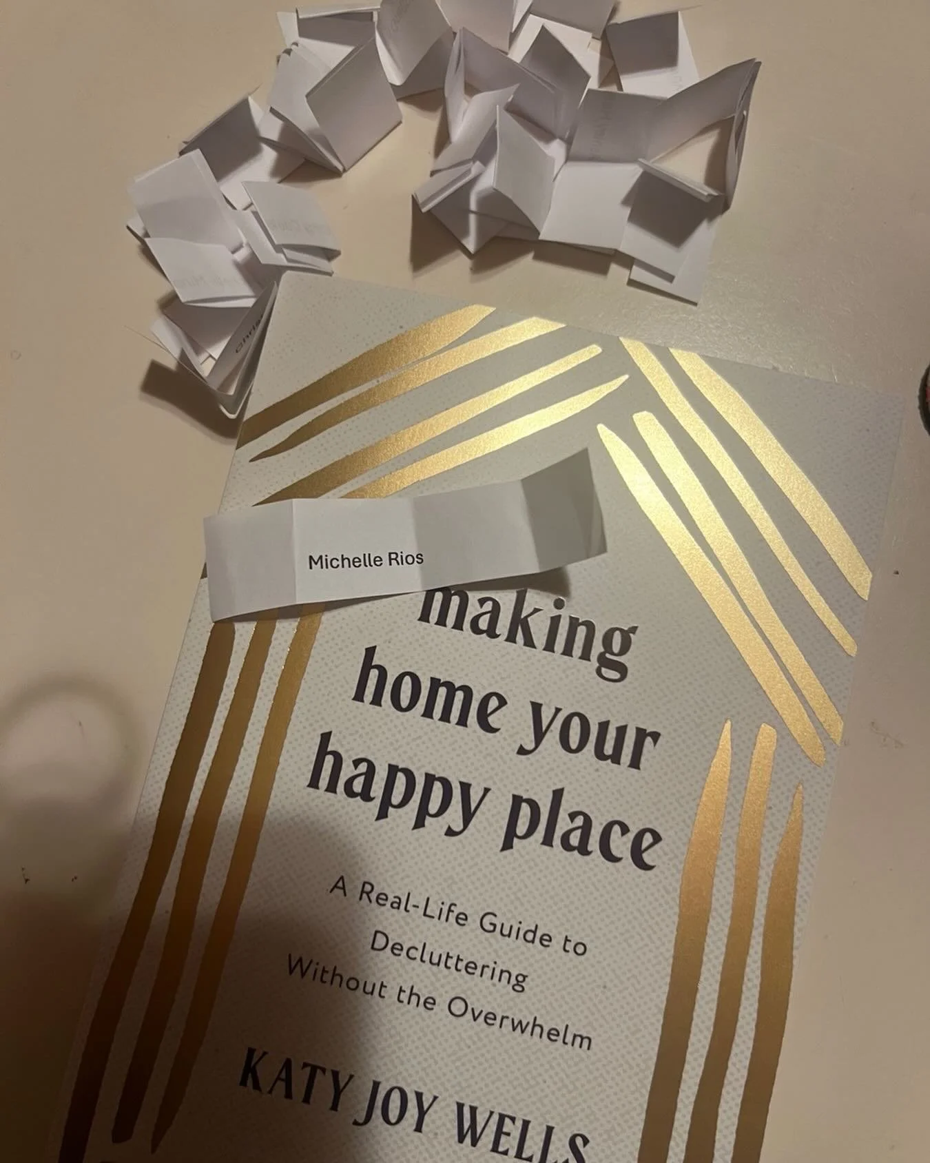 We have a winner!! Thank you to all who participated and congratulations to Michelle Rios! #winner #booksbooksbooks #congrat #makinghomeyourhappyplace❤️ #katyjoywells