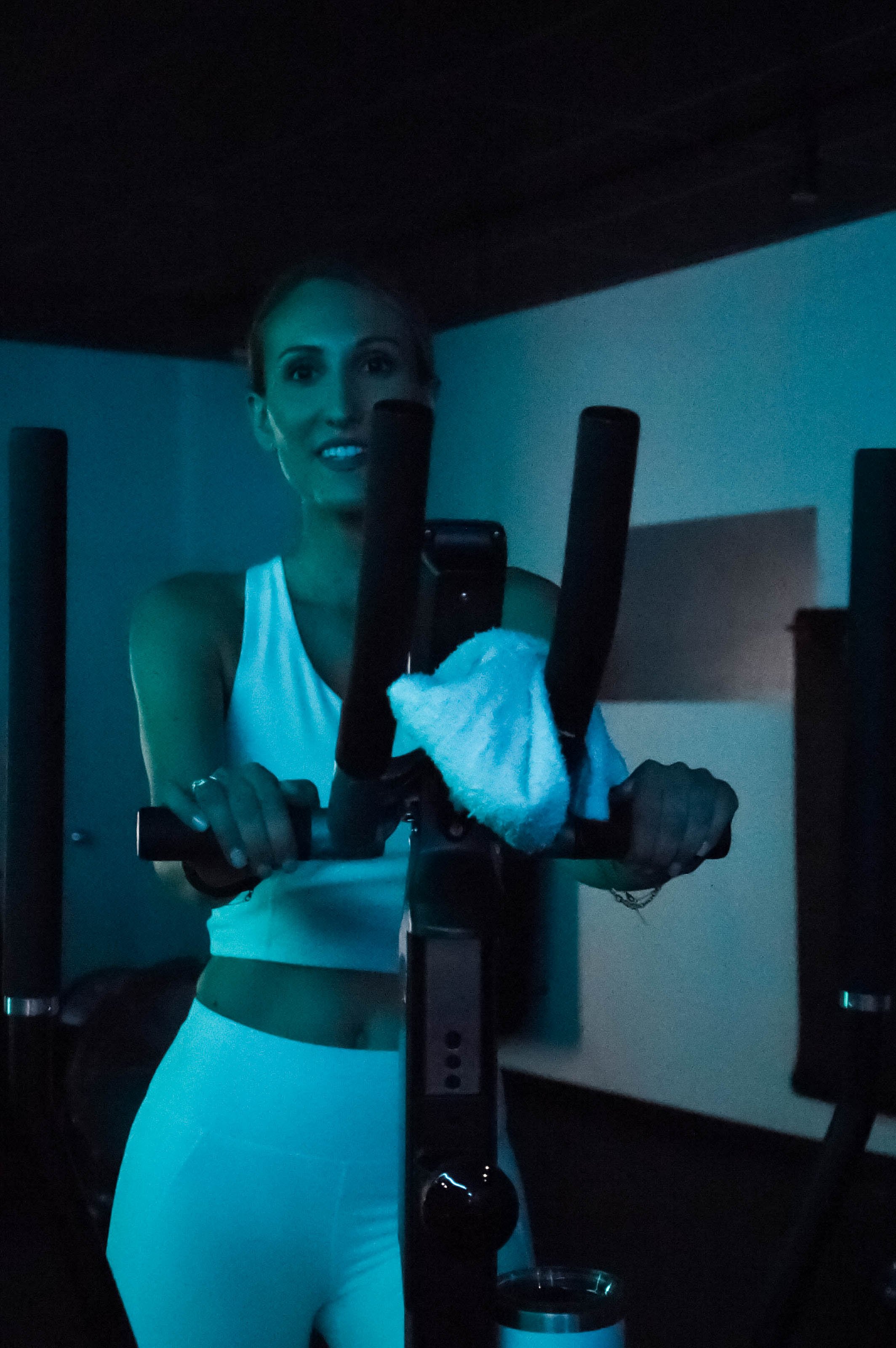 Women in fitness, elliptical workouts, lose your belly fat, muscle building, anti-aging workouts, wellness programs, core strength, flexibility training, functional fitness, healthy lifestyle