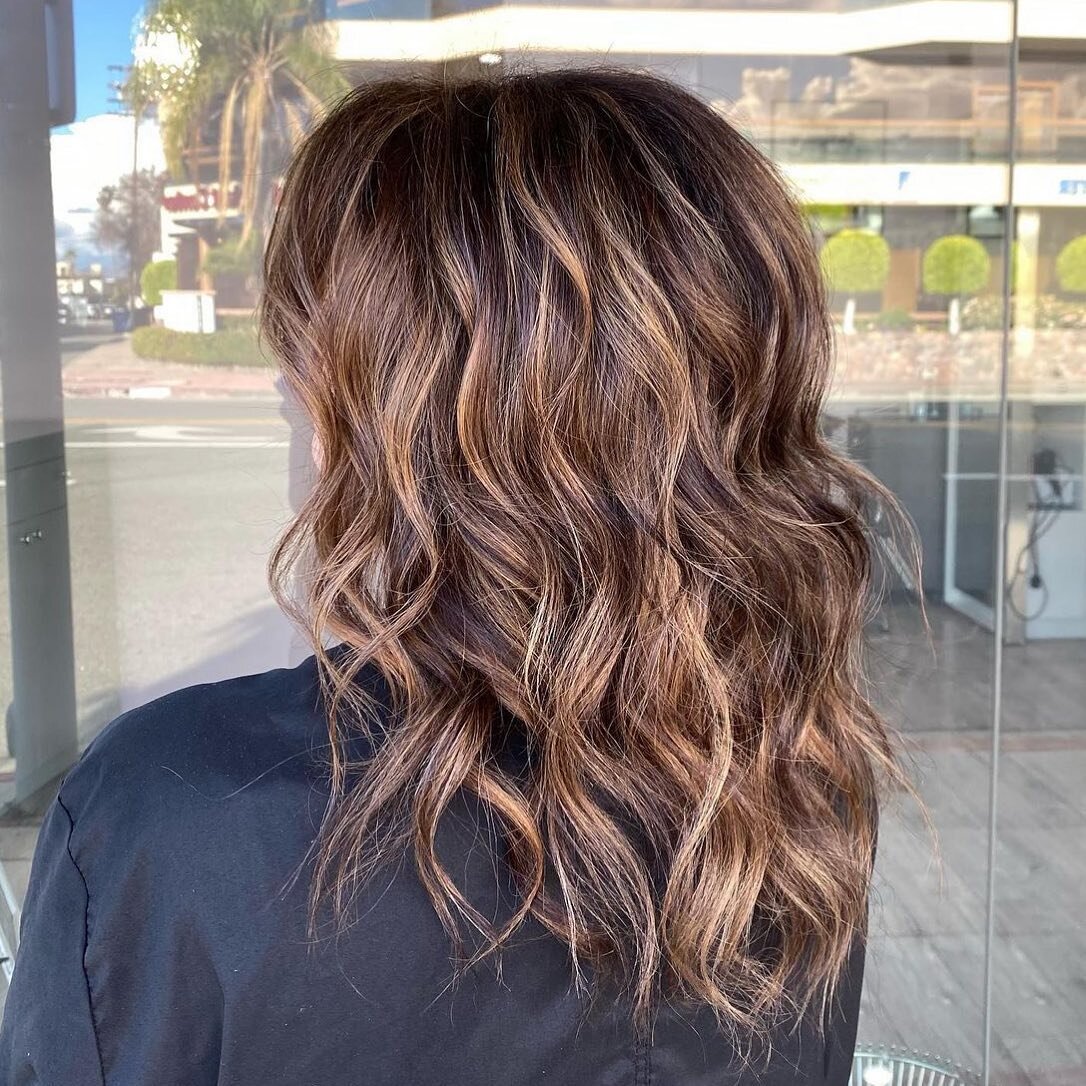 Balayage and Style | @hairdesignbyailin 

#hair #hairstyle #haircolor #haircut #hairgoals #hairextensions #highlights #balayage #beachwaves #brunette #sexyhair #blondehair #blondeme #beachwaves #colorcorrection #losangeles #shermanoaks #redkenshadese