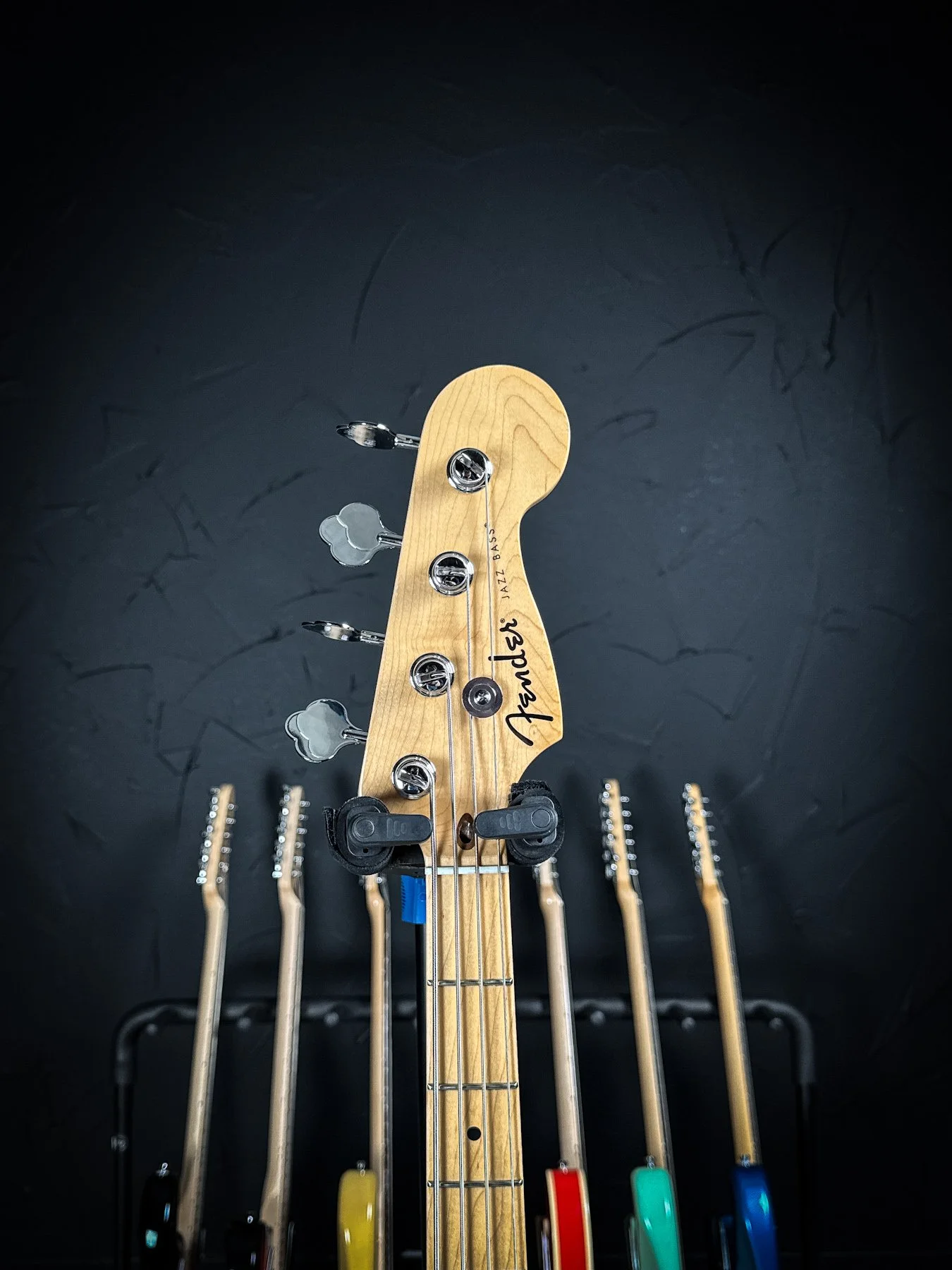 fenderjazzbass-4.jpg