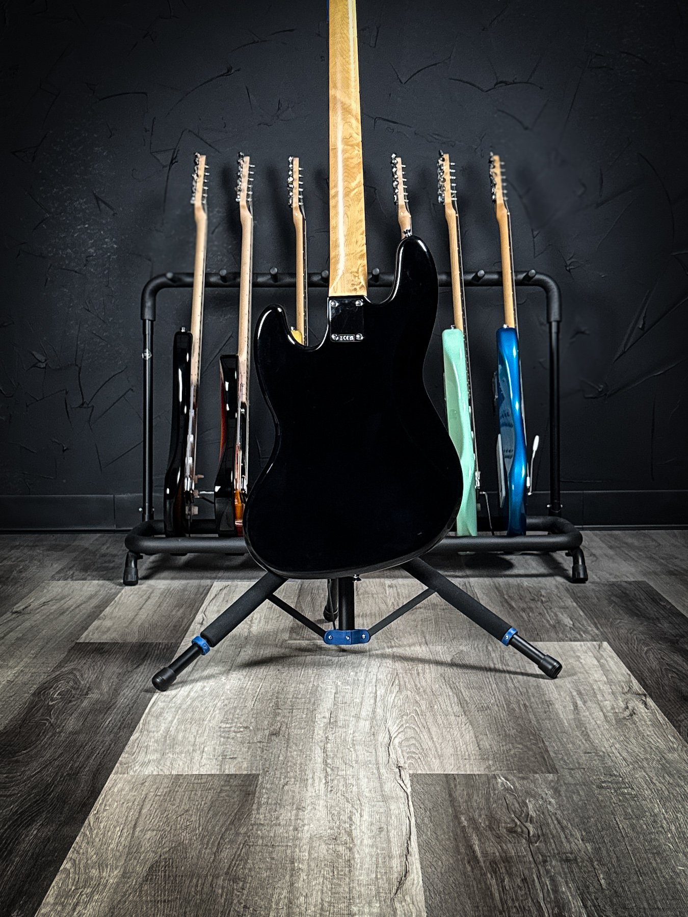 fenderjazzbass-1.jpg