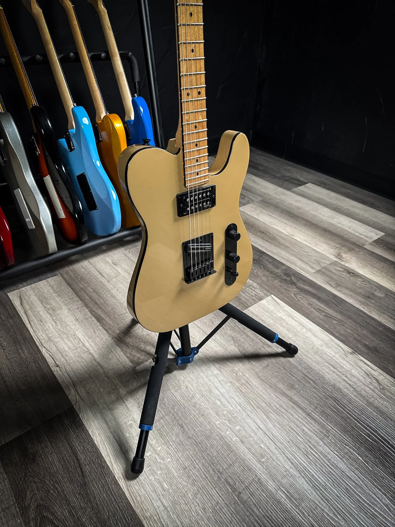 SQC-TELE-RH-SG-6.jpg
