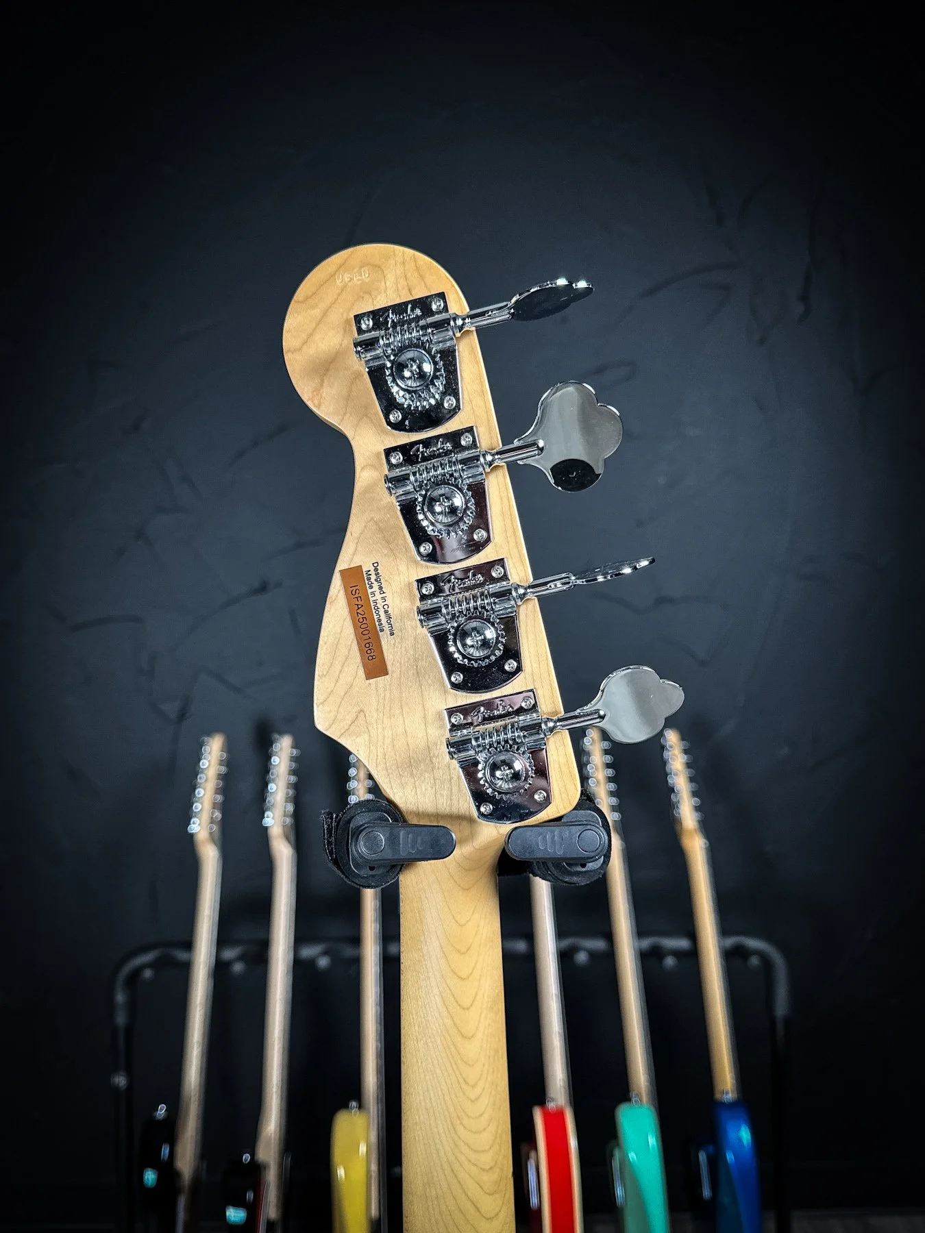 fenderjazzbass-3.jpg